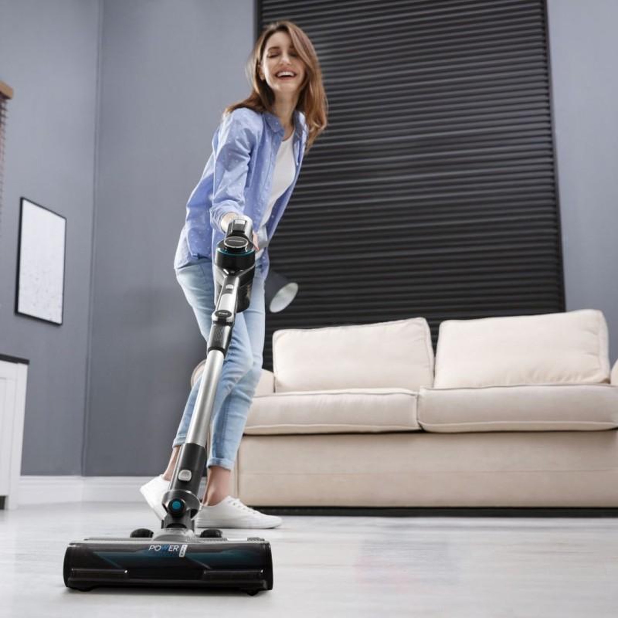Voir la diapositive 3 : SCHNEIDER Schneider - scvc23400fb - aspirateur sans fil 400w 140aw - tube flexible et pliable - base de charge
