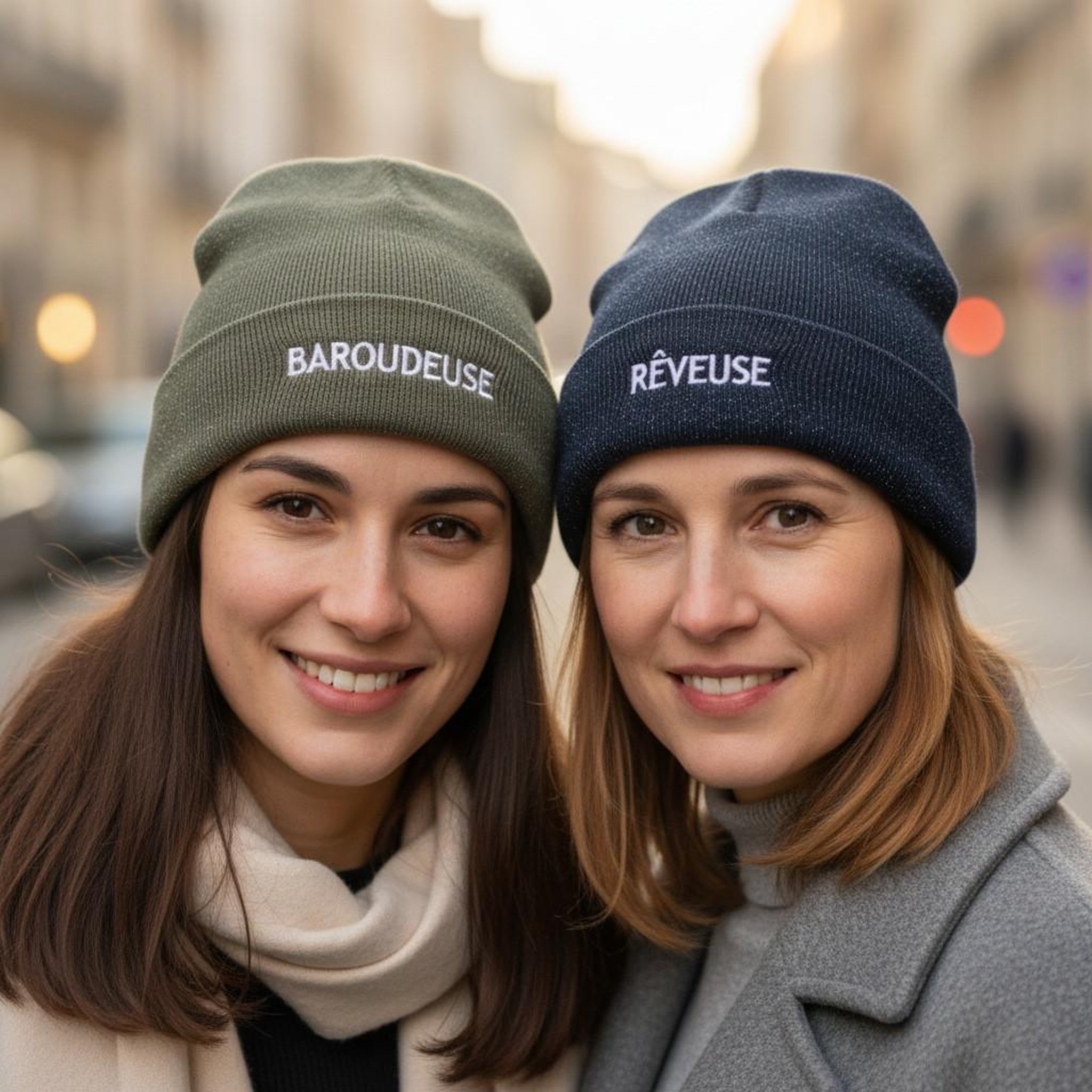 Voir la diapositive 2 : OZABI OZABI Bonnets Femme Fil Lurex Pailleté Message Brodé - Pack de 2 (Lot)