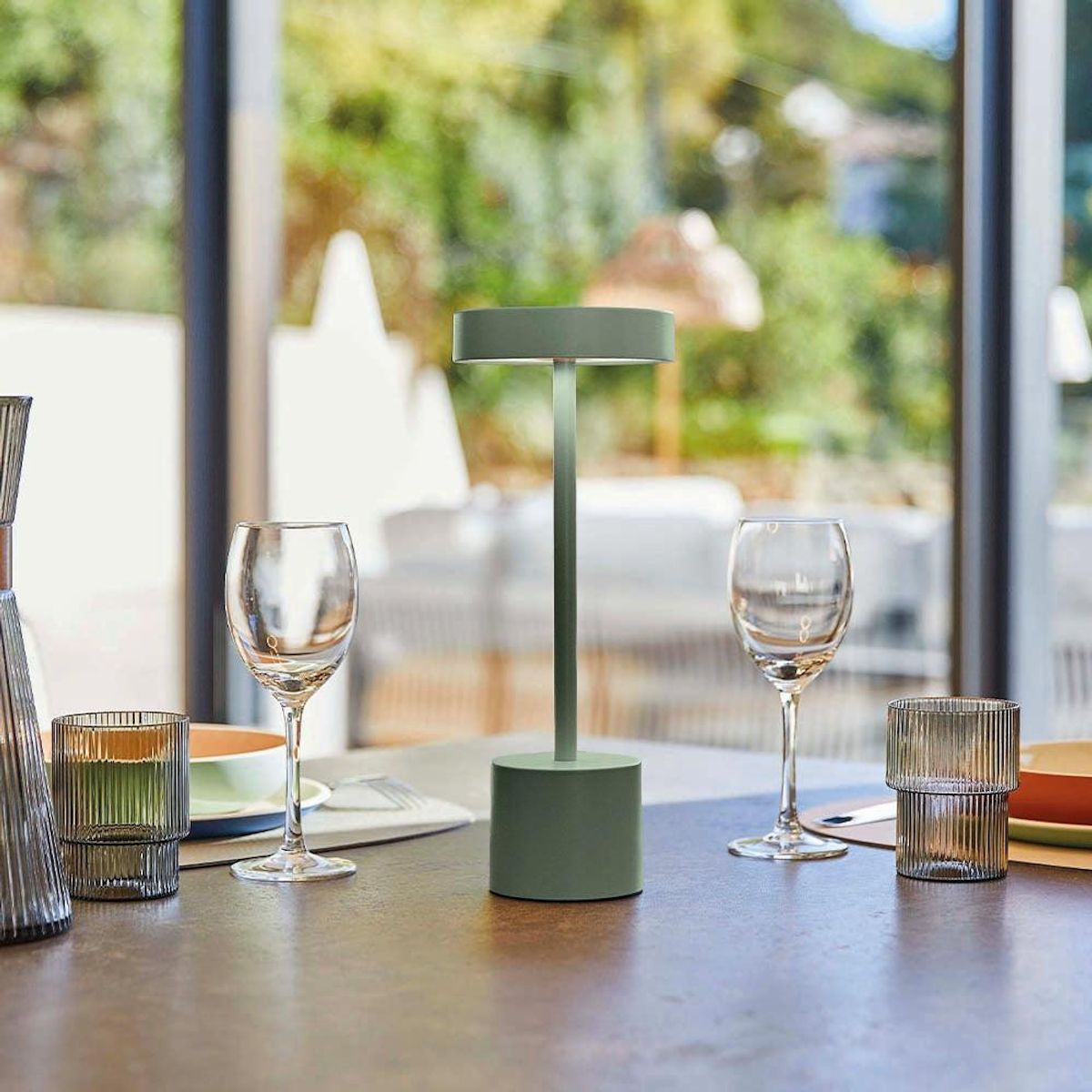 Lumisky Lampe de table sans fil touch LED ROBY Vert olive Aluminium H30cm