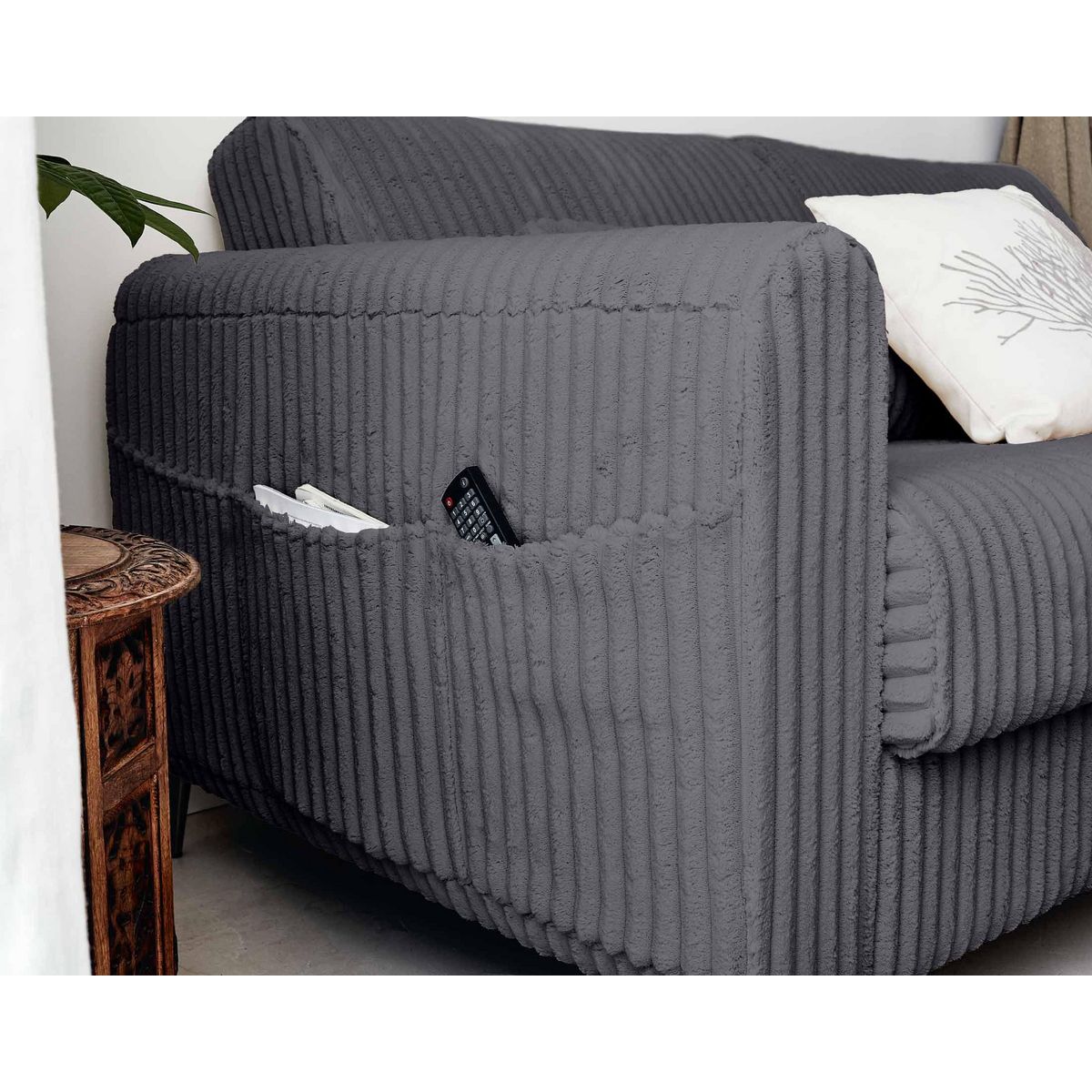 LISA DESIGN Owen - canapé 3 places convertible express couchage quotidien 140 cm matelas 12 cm en velours côtelé grosses côtes