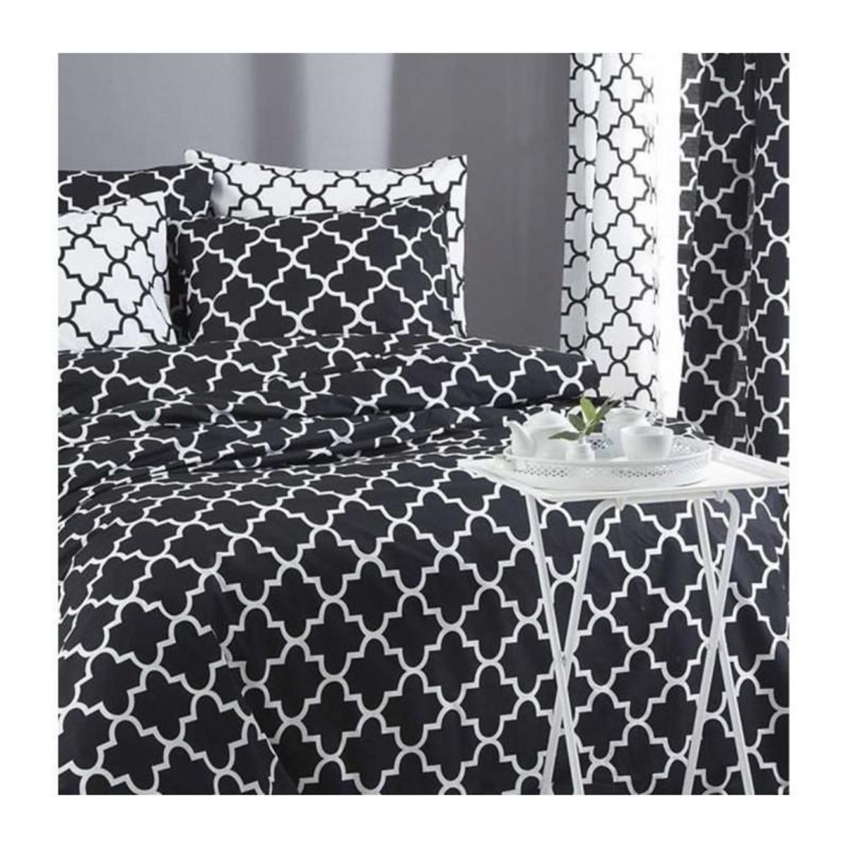 GENERIQUE Parure de lit - 1 housse de couette 220 x 240 cm + 2 taies d'oreiller 60 x 60 cm - 100% coton renforcé - Noir