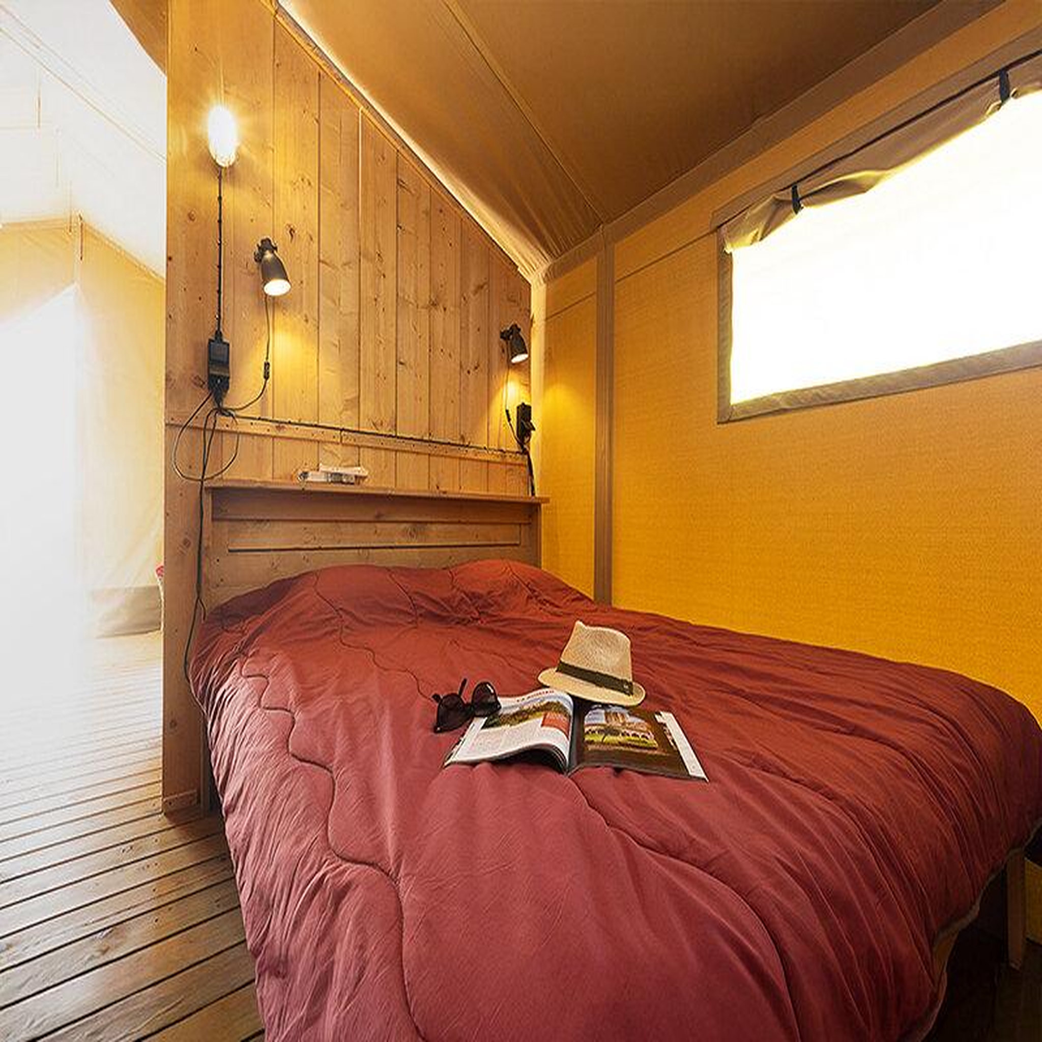 Voir la diapositive 4 : Smartbox 3 jours en famille en lodge dans un camping 4* avec dîners - coffret cadeau séjour
