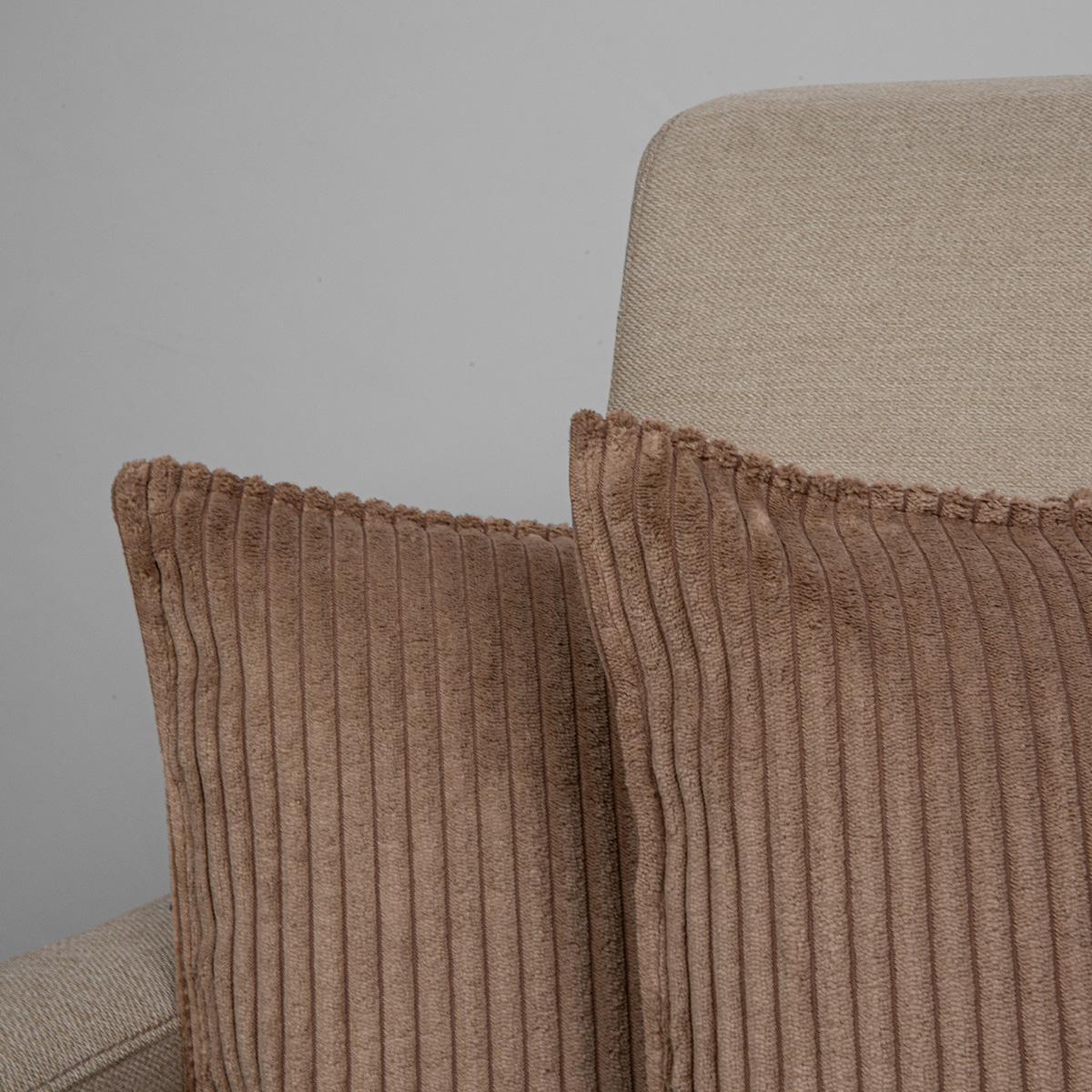 Voir la diapositive 3 : MATELAS POUR TOUS Matelas pour tous | lot de 2 coussins velours côtelé malo | marron