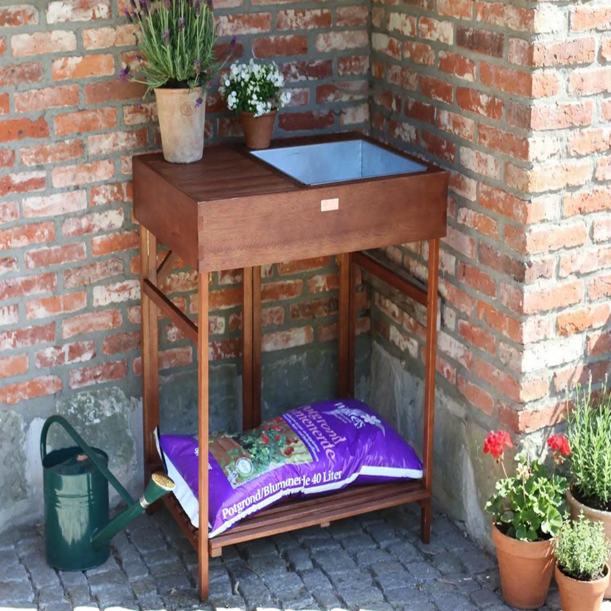 Voir la diapositive 2 : ESSCHERT DESIGN Table à rempoter en bois dur - Esschert Design