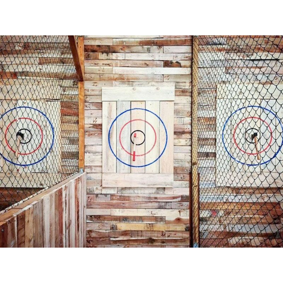 Smartbox Session de lancer de hache pendant 1h près de Paris - Coffret Cadeau Sport & Aventure