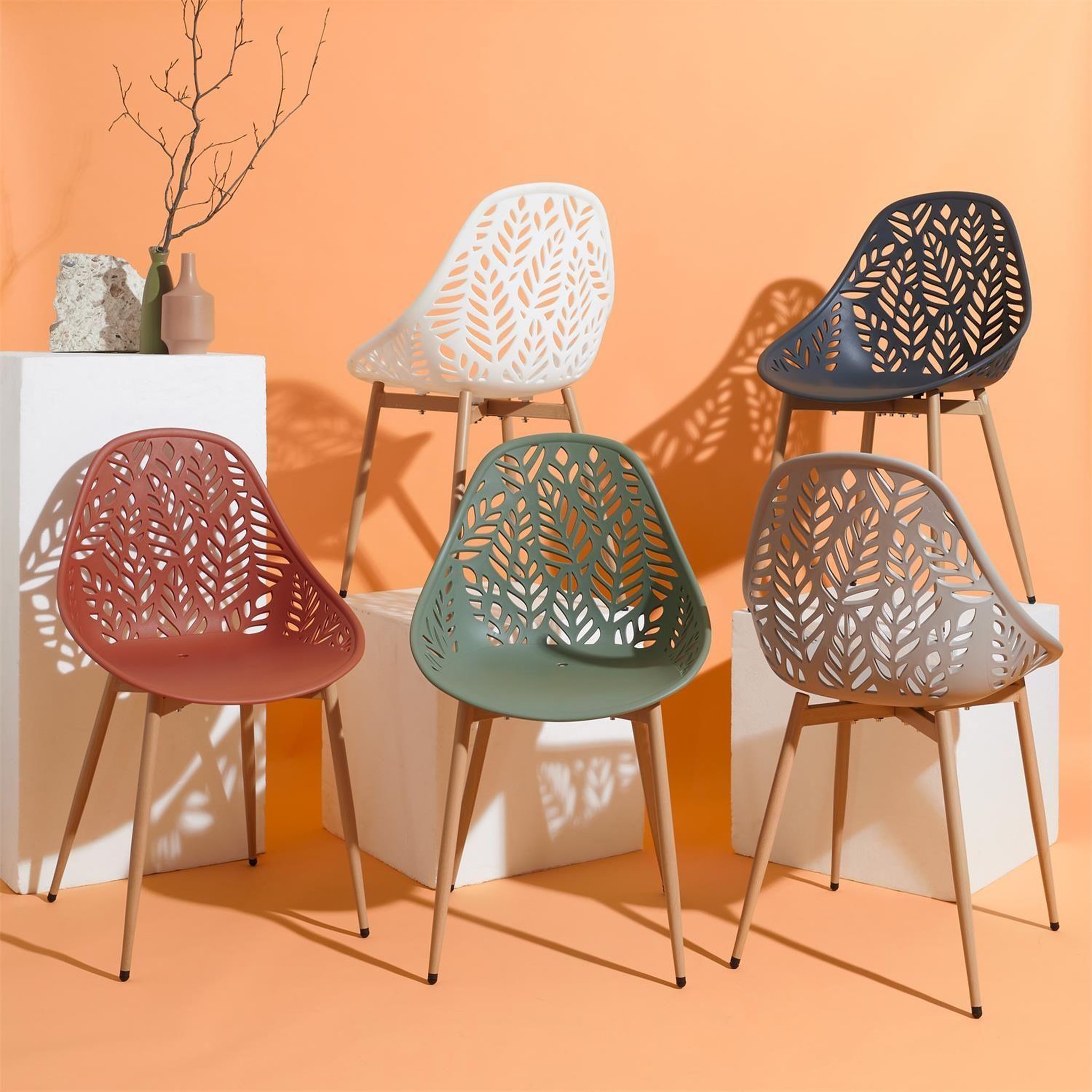 Voir la diapositive 4 : The Home Deco Factory Lot de 4 chaises d'extérieur Calvi en polypropylène