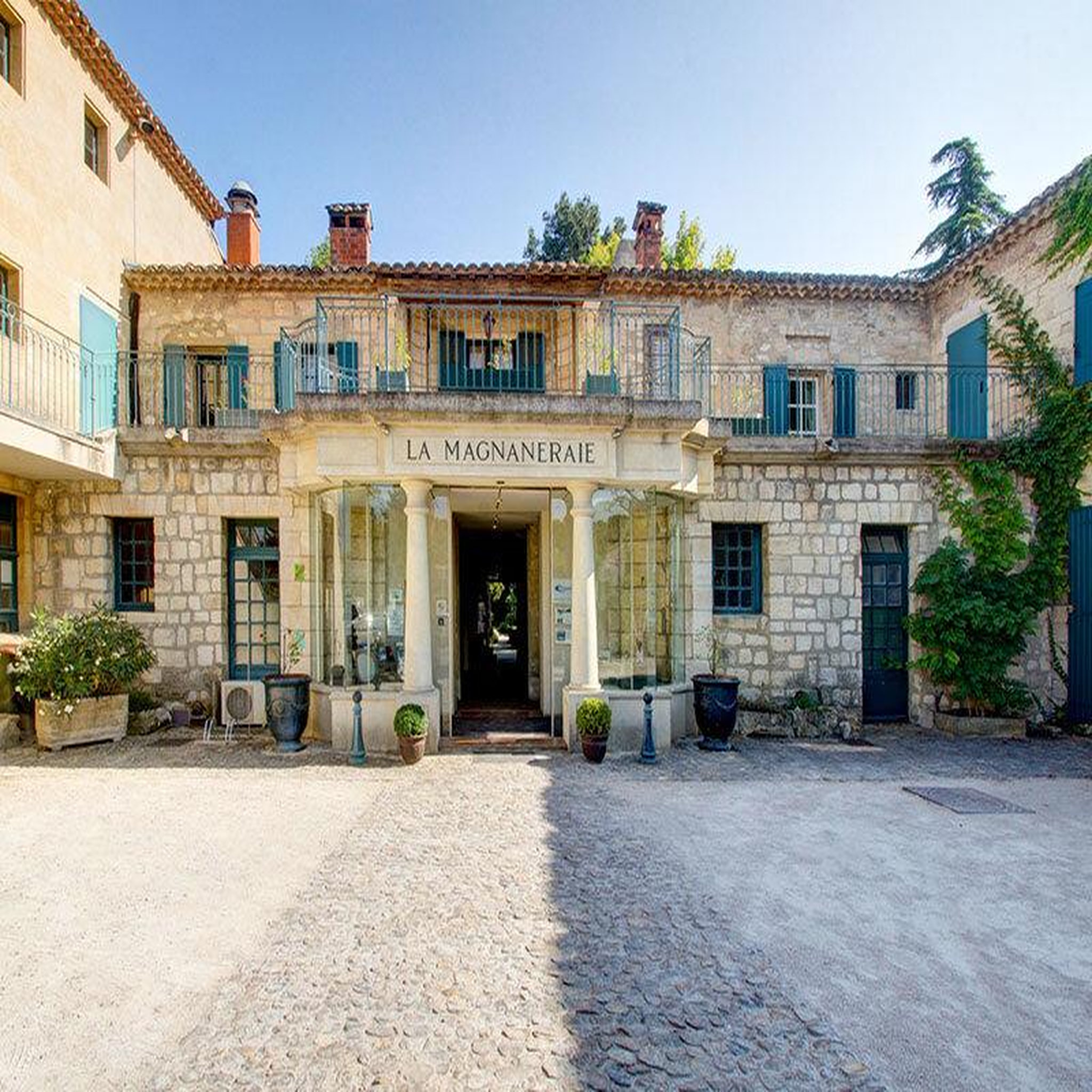 Voir la diapositive 4 : Smartbox 2 jours en famille en hôtel 4* à villeneuve-lès-avignon - coffret cadeau séjour