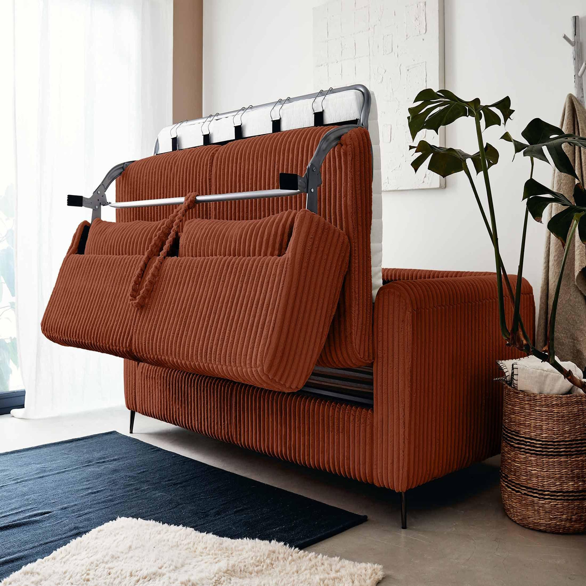 Voir la diapositive 2 : LISA DESIGN Owen - canapé 3 places convertible express couchage quotidien 140 cm matelas 12 cm en velours côtelé grosses côtes