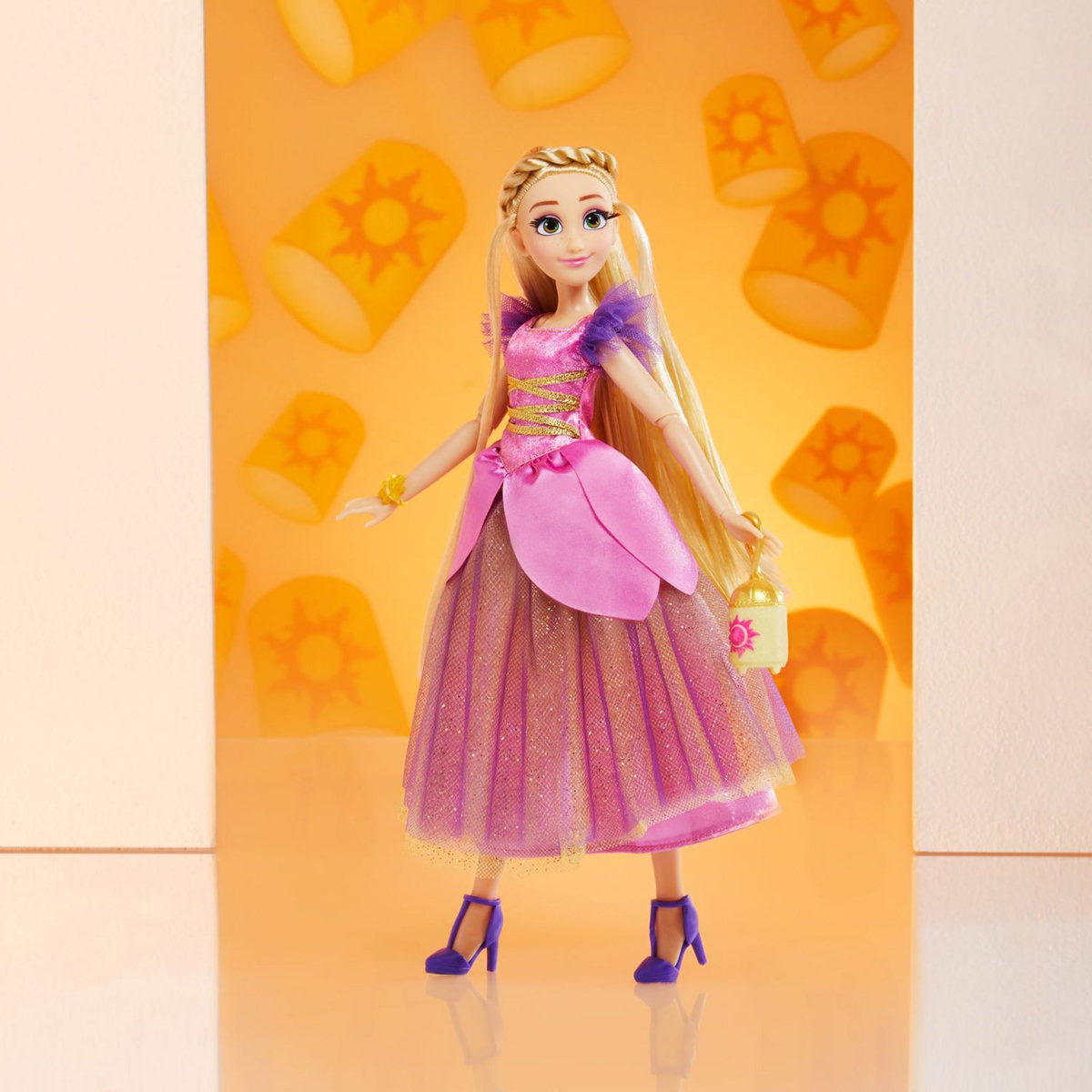 HASBRO Poupée Disney Princesse Raiponce Robe rose Style Series