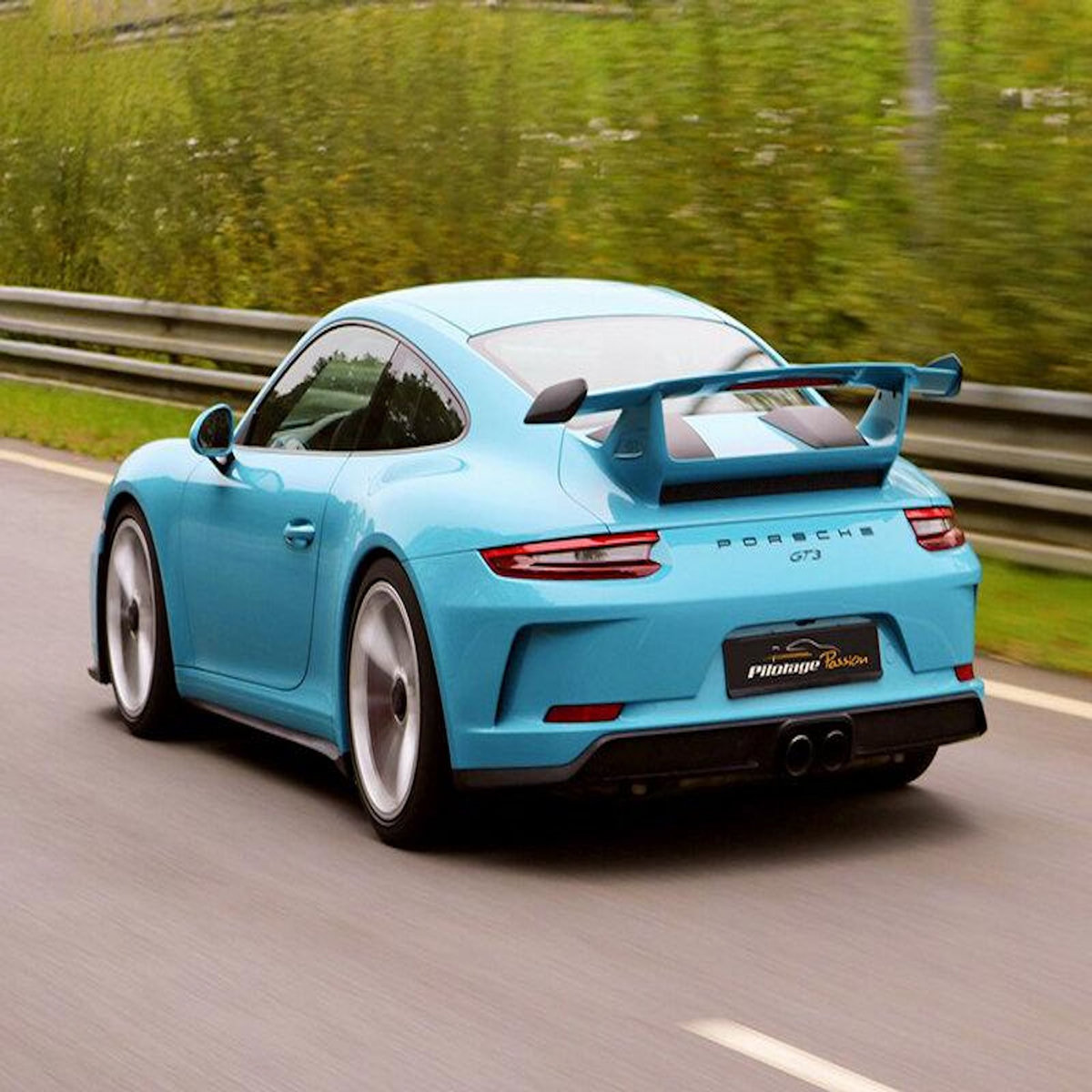 Smartbox Stage de pilotage : 2 tours sur le circuit d'Alès en Porsche 991 GT3 - Coffret Cadeau Sport & Aventure