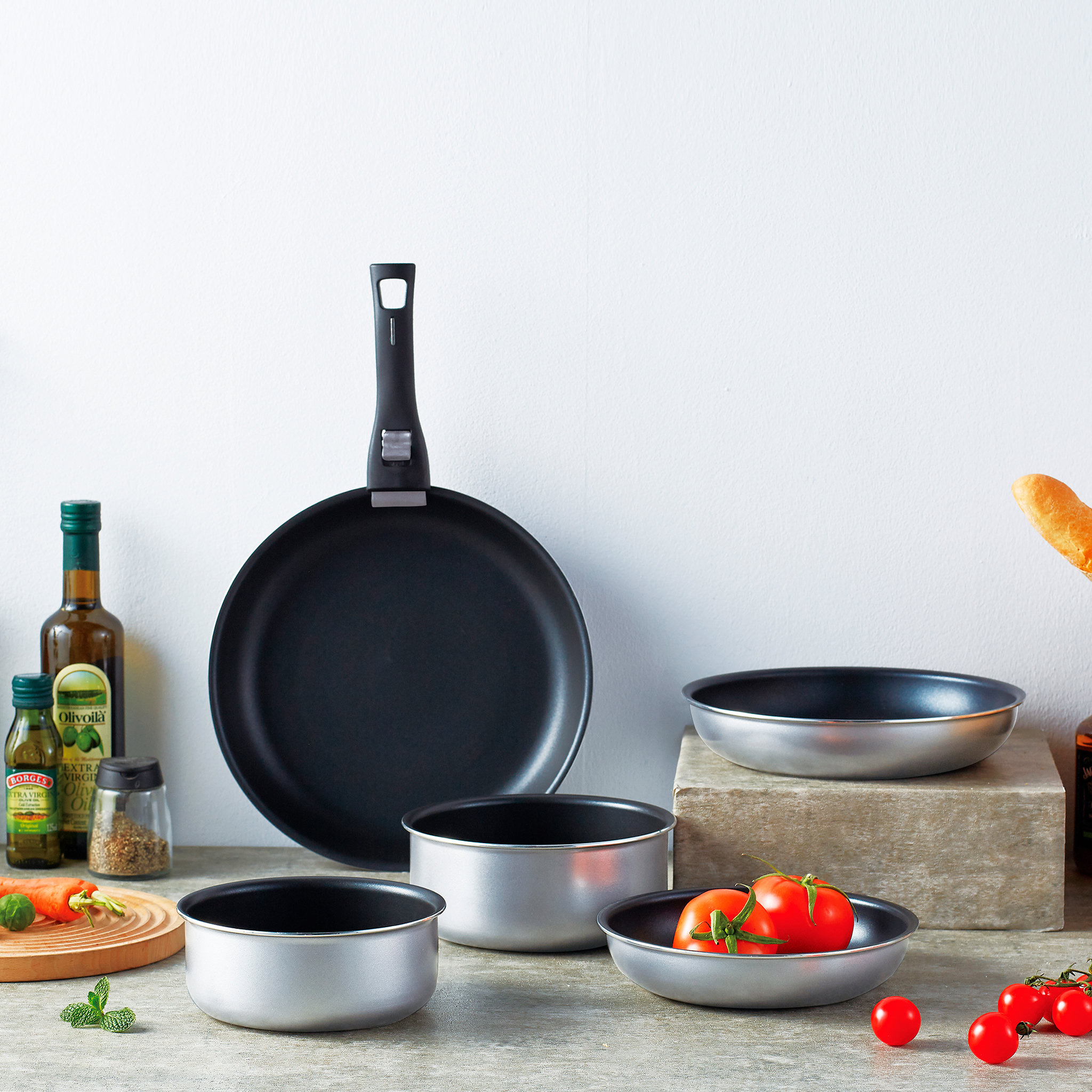 Voir la diapositive 3 : Batterie de cuisine induction 6 pièces amovible grise 