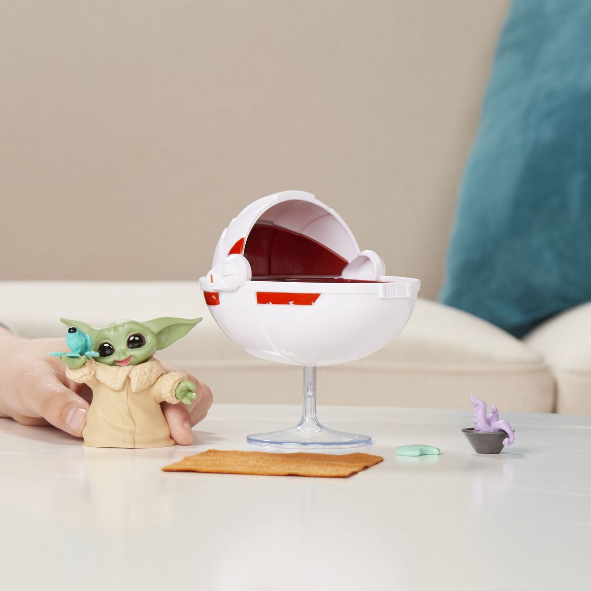 HASBRO Star Wars - The Mandalorian the Child - Landau flottant de Grogu