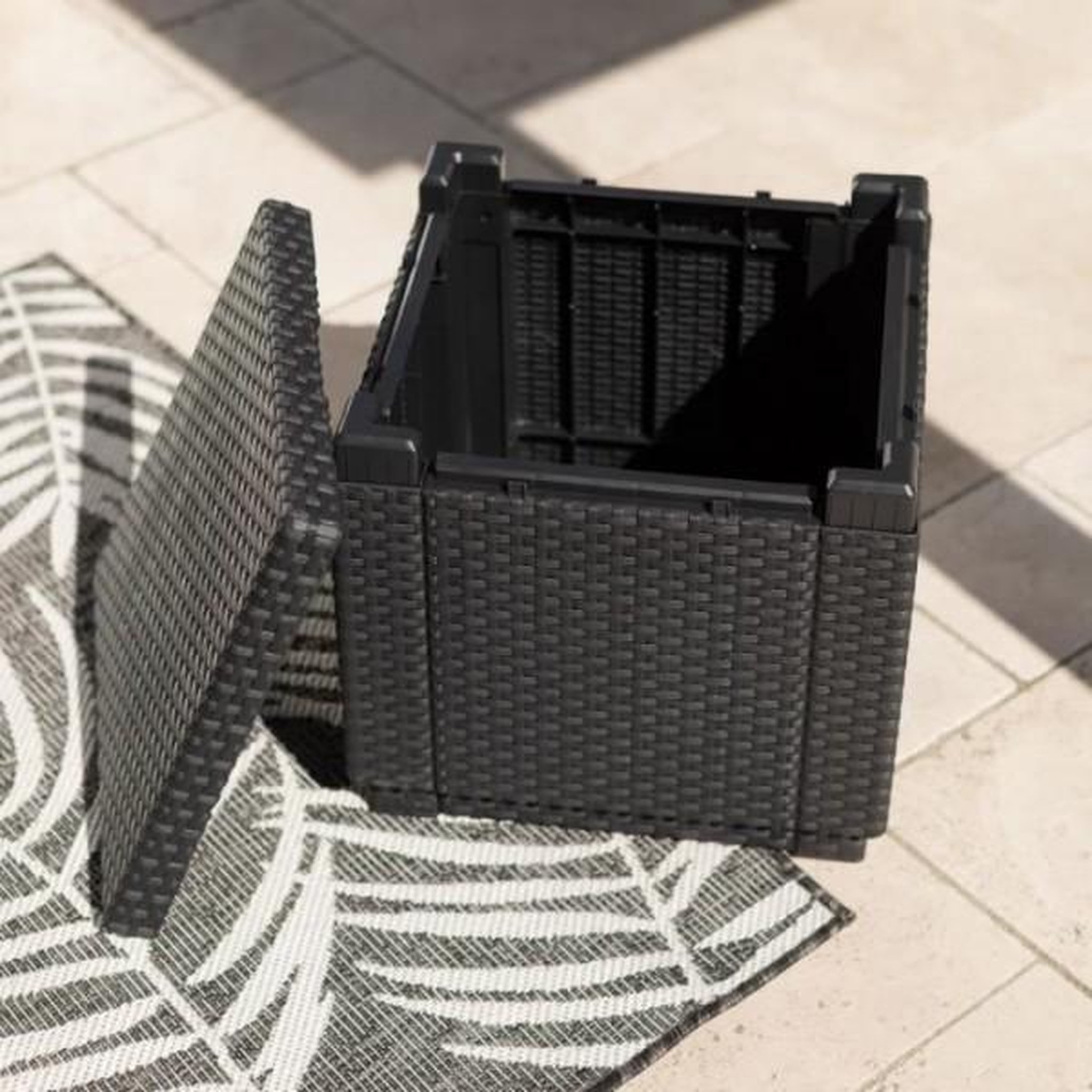 Voir la diapositive 4 : ALLIBERT by KETER Table-pouf de jardin Keter - ALLIBERT by KETER - Cube avec coussin - Gris graphite - 47,1 L