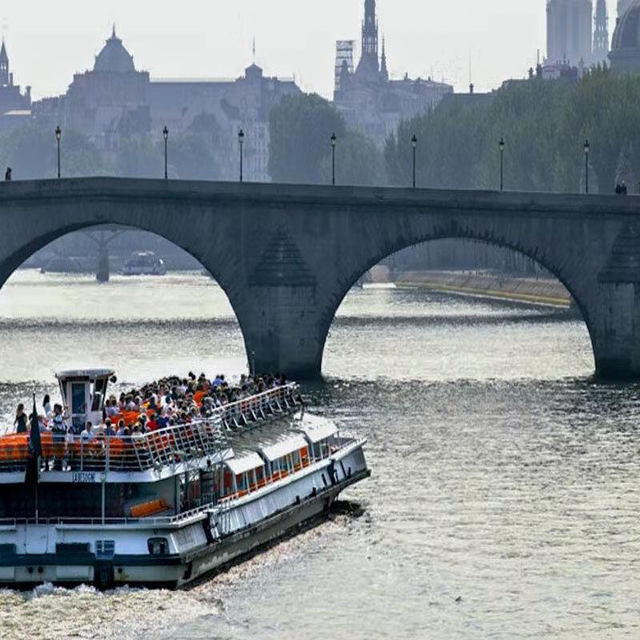 Voir la diapositive 3 : Smartbox À la découverte de paris : déjeuner croisière sur la seine pour 1 adulte - coffret cadeau gastronomie