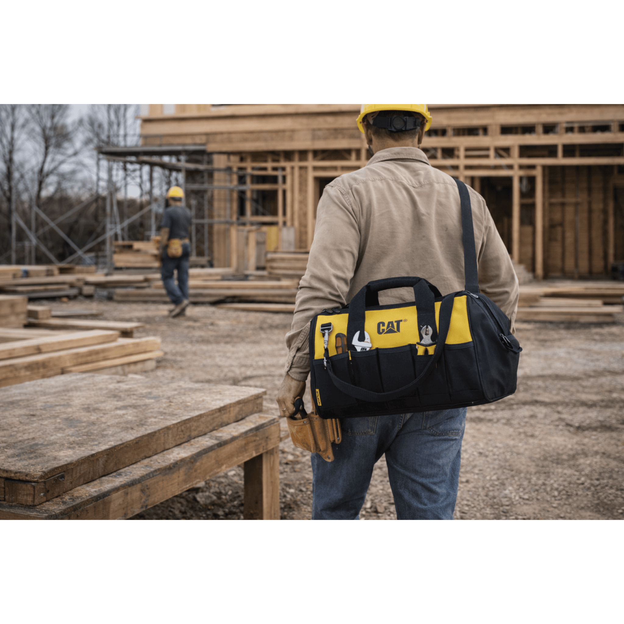Voir la diapositive 3 : caterpillar Sac à outils 28Litres 10 poches ext. Fond renforcé Bandoulière réglable Sac de chantier CAT