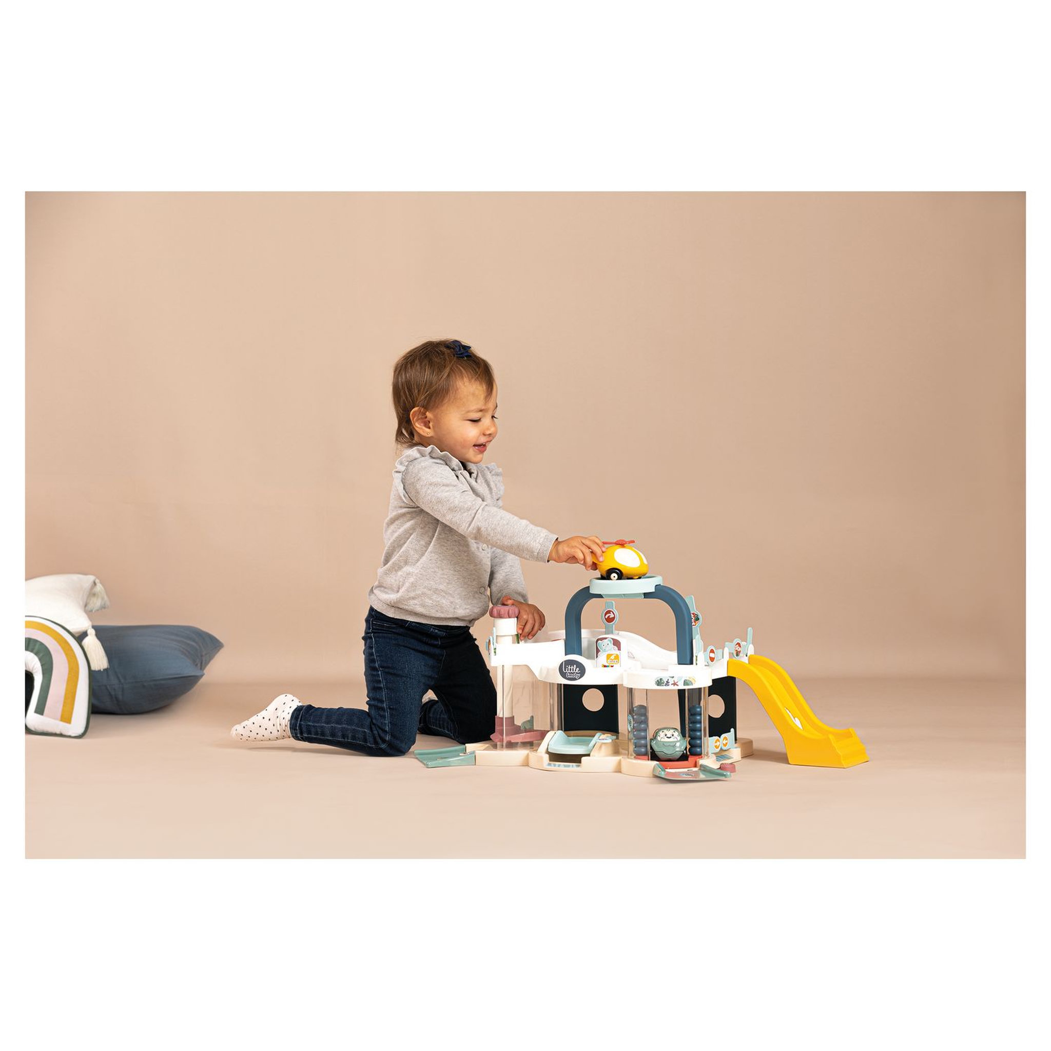 Voir la diapositive 6 : SMOBY Premier garage Little Smoby