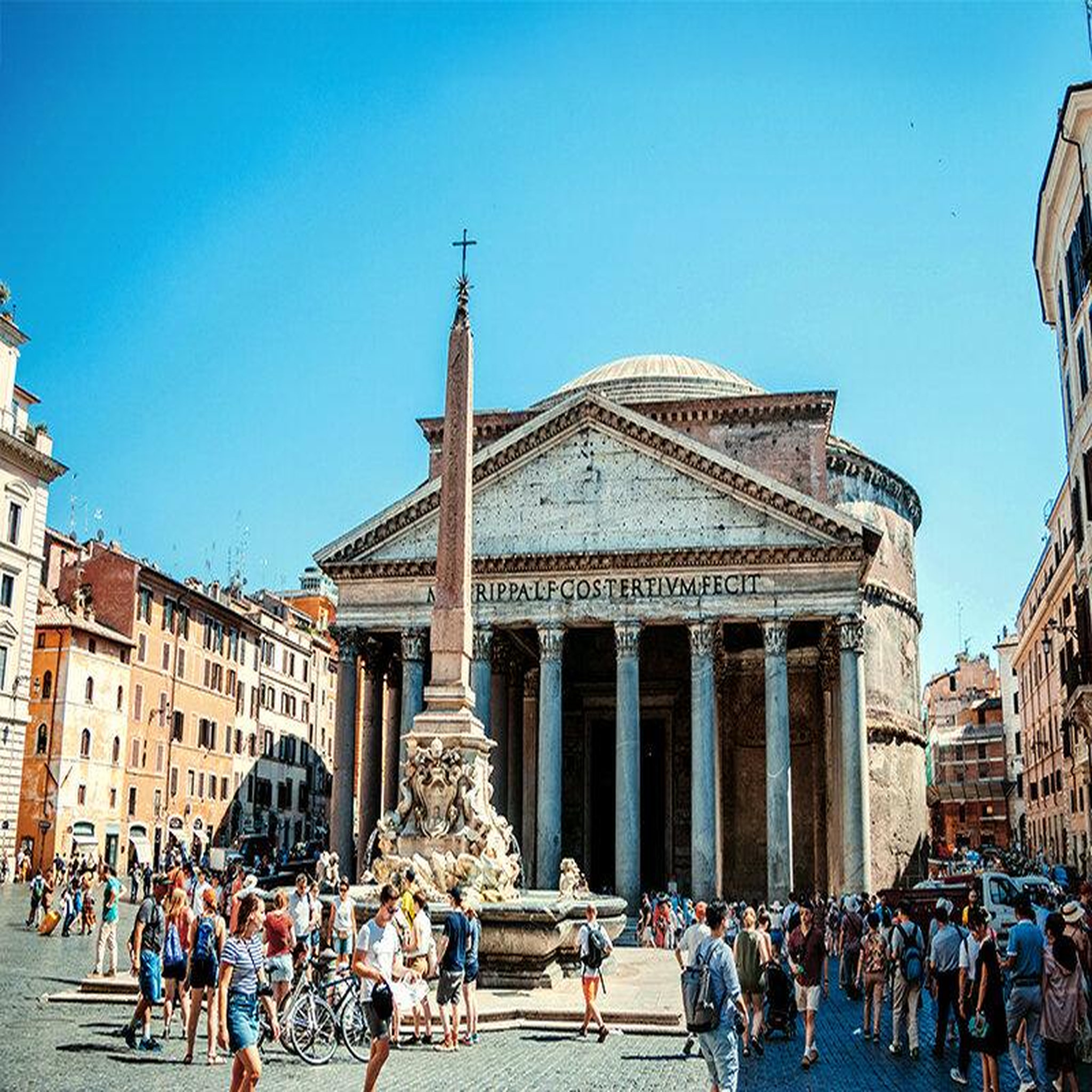 Voir la diapositive 3 : Smartbox City trip à rome : 5 jours en hôtel 3* avec visites des lieux incontournables en basse saison - coffret cadeau séjour
