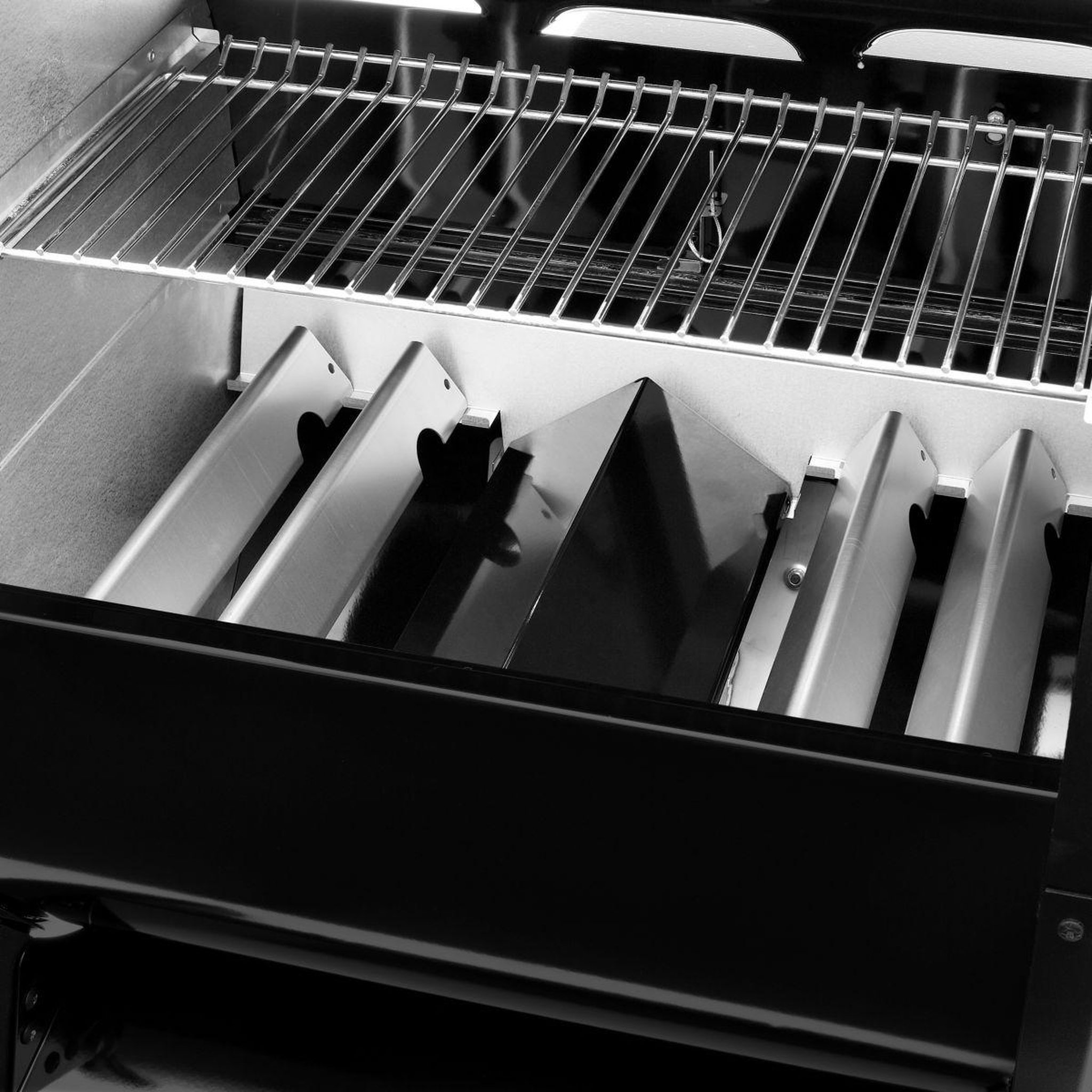 Voir la diapositive 4 : Weber Barbecue pellet Smokefire EX4 GBS black sur chariot, grille haute 61x21 cm, grille basse 65x45 cm