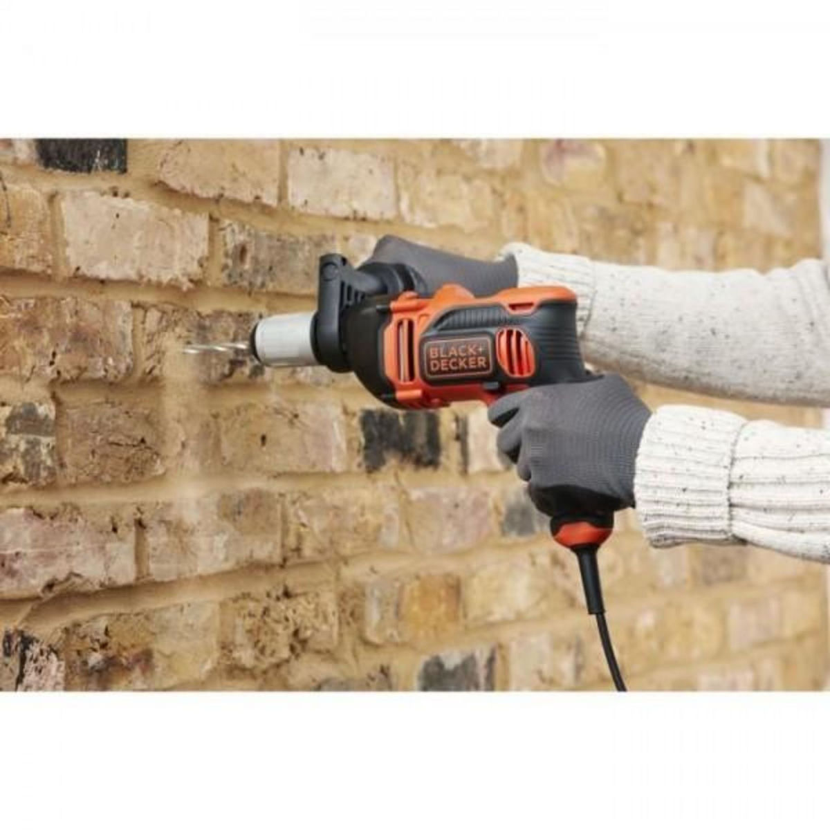 BLACK + DECKER Perceuse a percussion filaire 850W BLACK+DECKER - BEH850-QS - Livrée avec guide de profondeur + poignée latérale