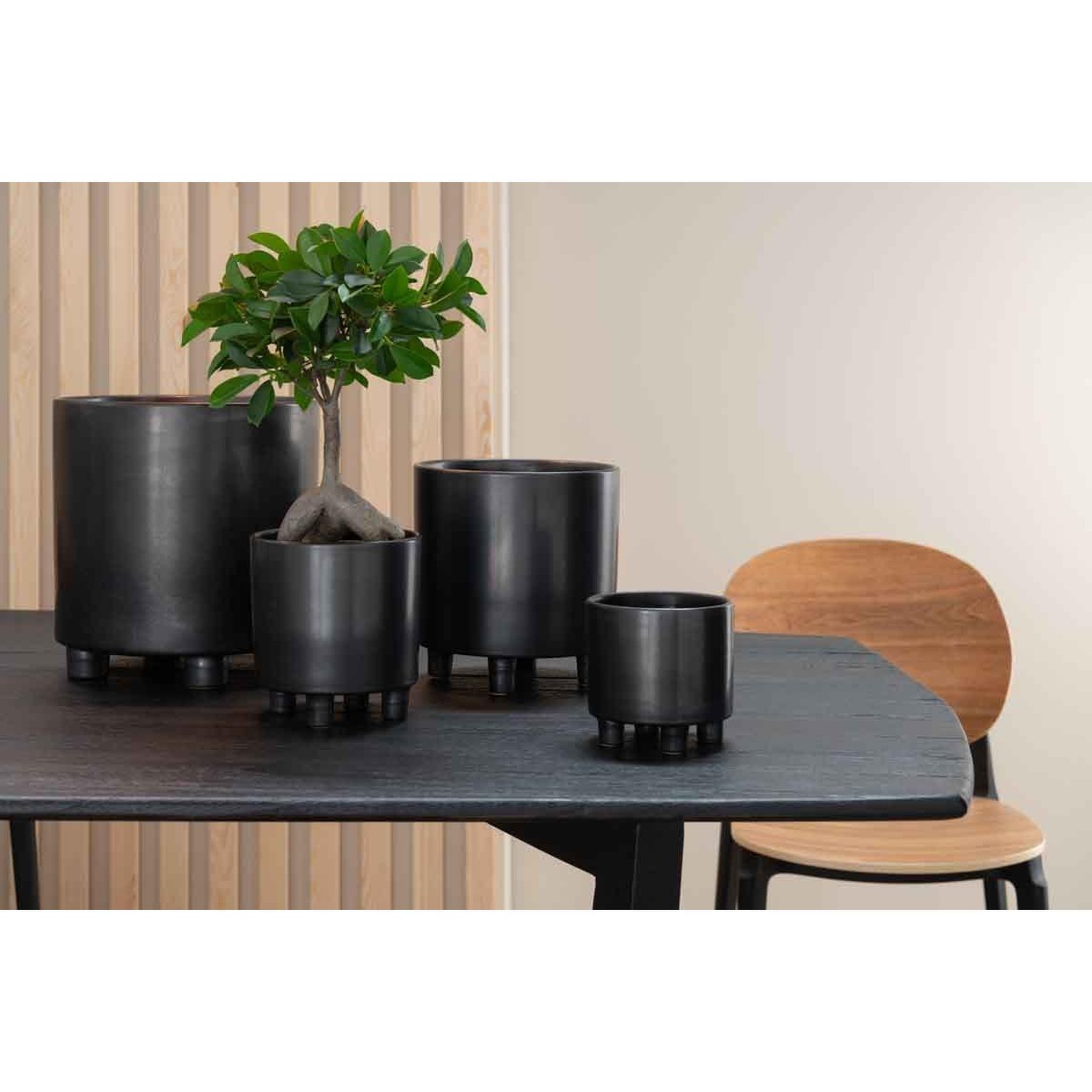 Voir la diapositive 2 : J-LINE Cache-pot en céramique  smoke  16cm gris & noir