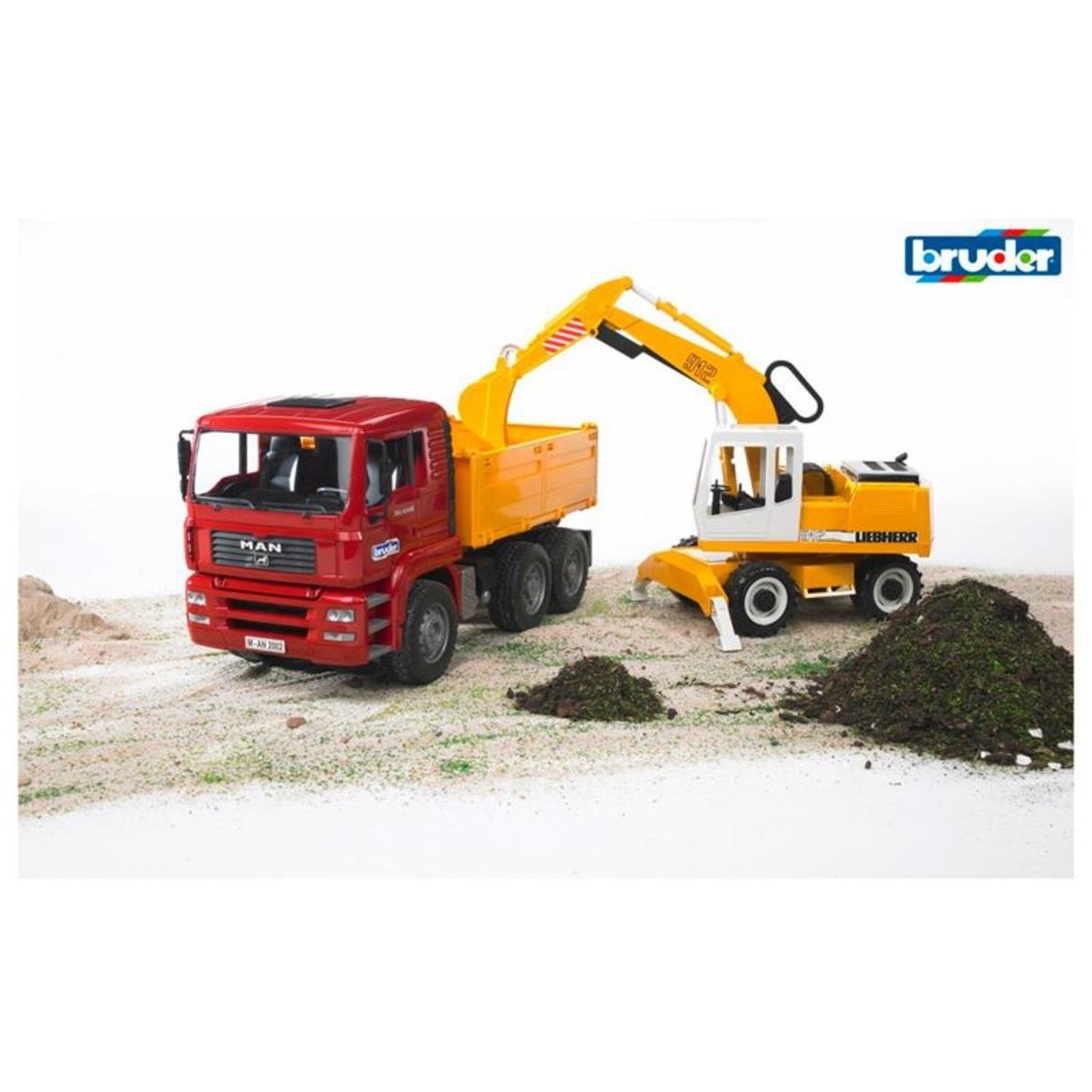 Voir la diapositive 2 : Bruder Camion à benne basculante MAN TGA avec pelleteuse Liebherr