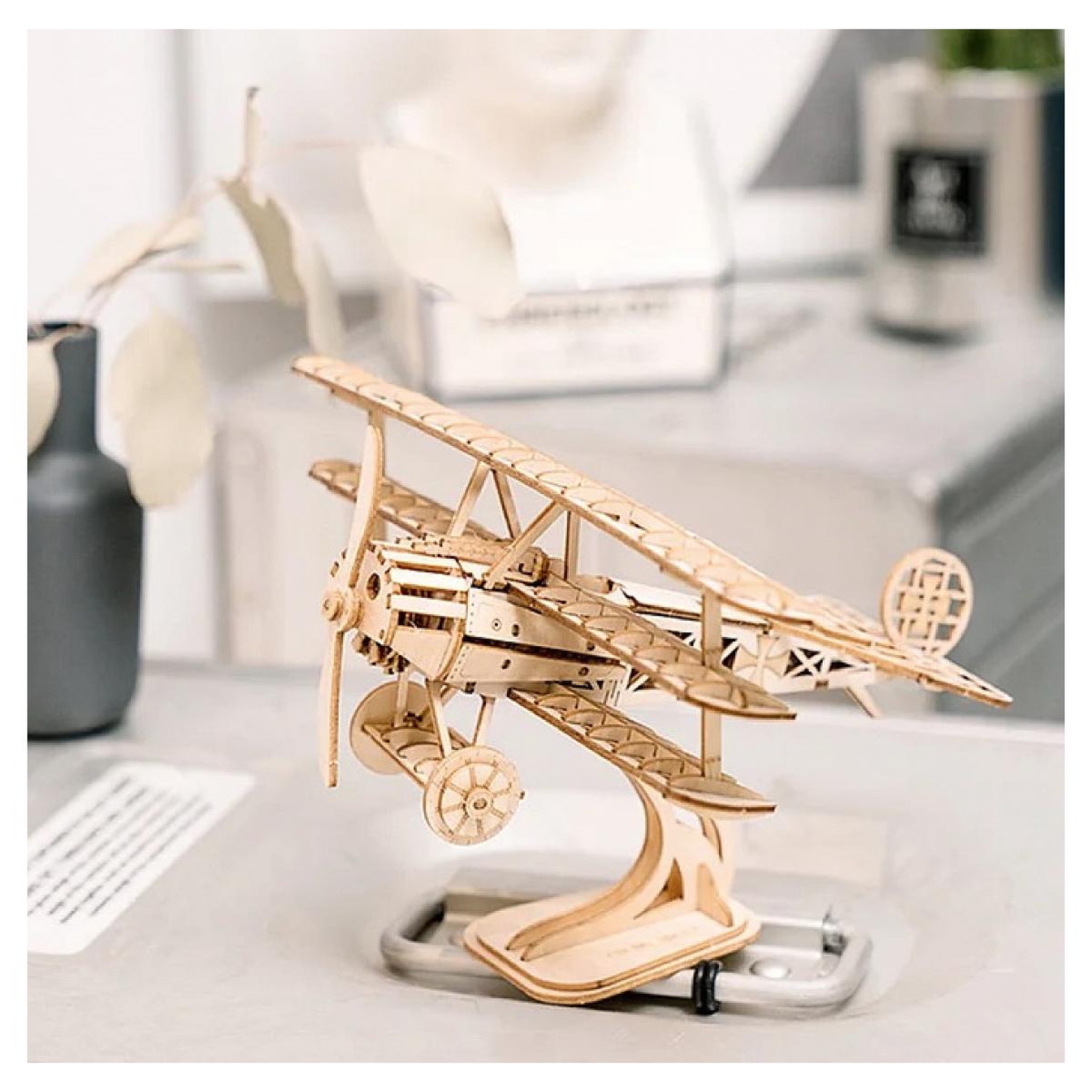 Voir la diapositive 2 : ROBOTIME Maquette en bois Avion Rolife Modern 3D