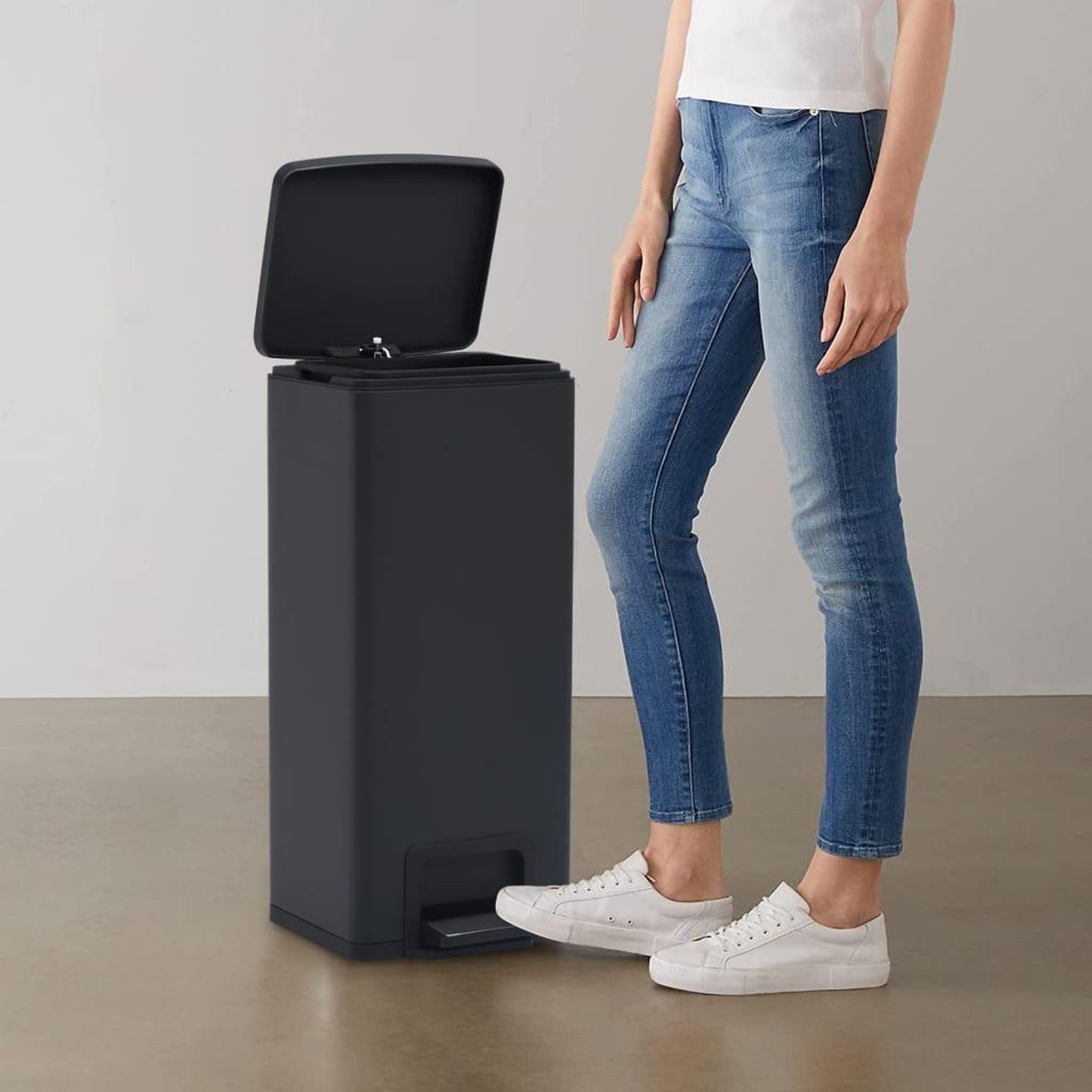 Voir la diapositive 1 : VIDAXL Poubelle a pedale anti-empreinte 30 L Noir Acier inoxydable