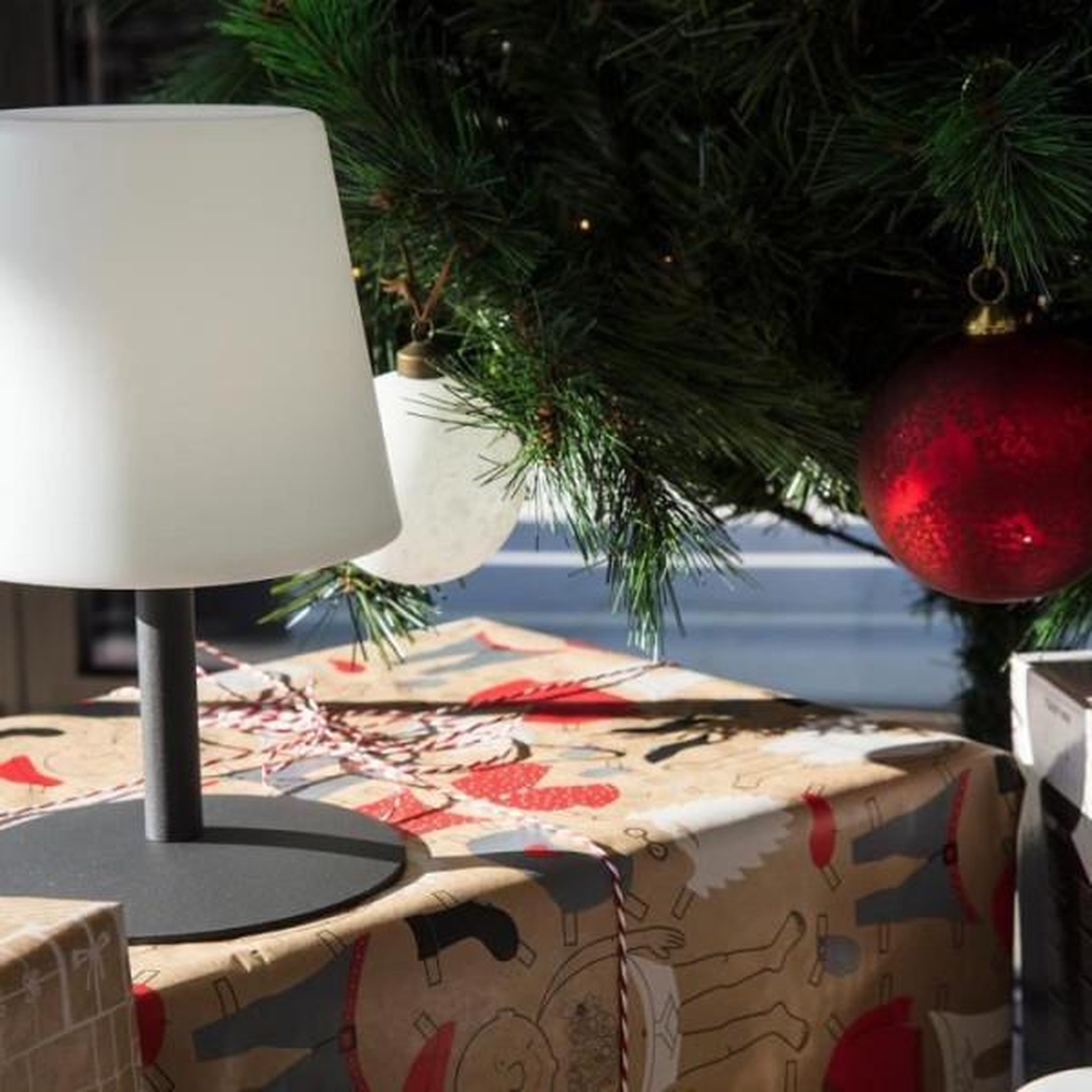 Voir la diapositive 2 : Lumisky Lampe de table LED sans fil Standy Mini Rock - Lumisky - H 25 cm - Gris et blanc