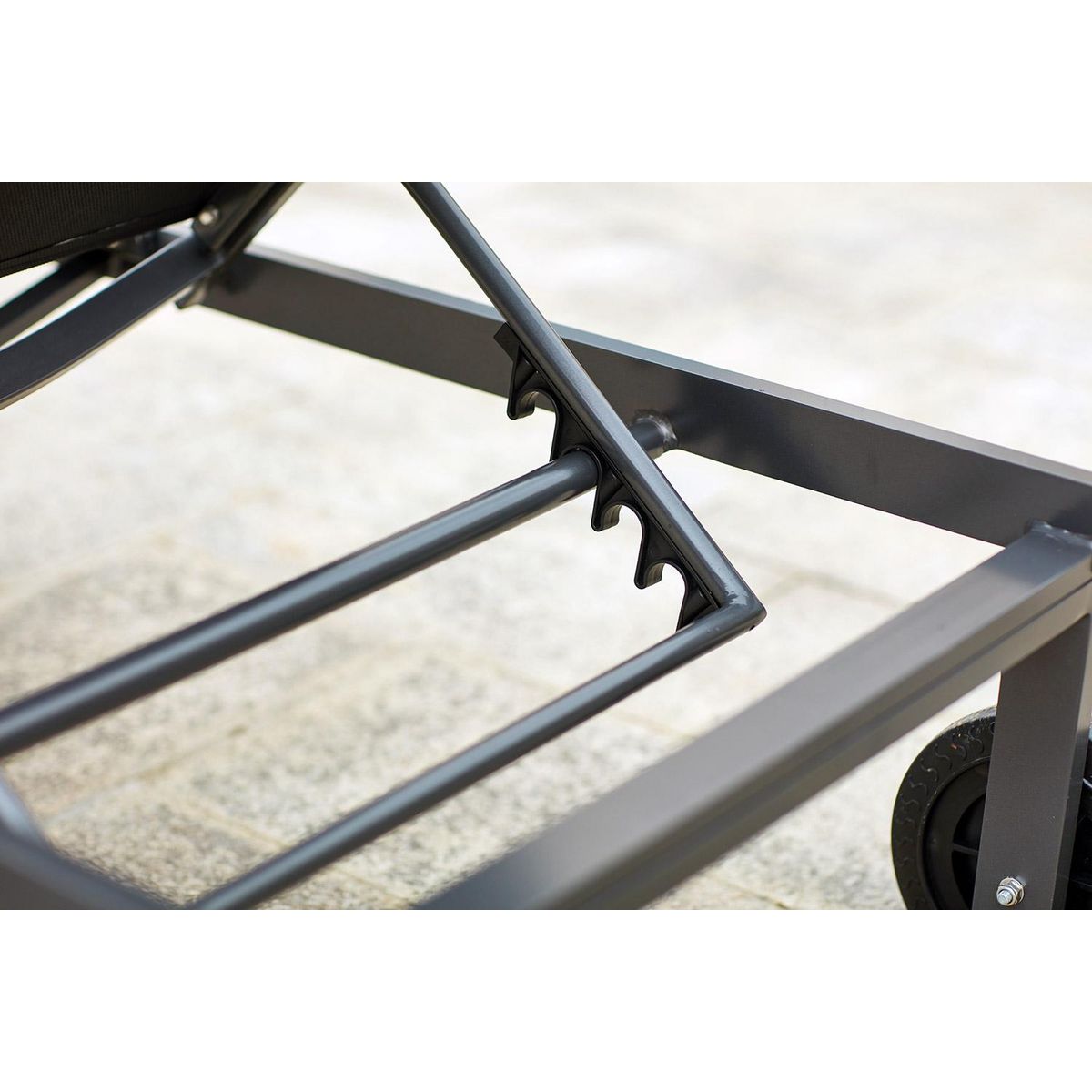 CONCEPT USINE Lot de 2 transats inclinables avec roulettes en aluminium noir CUBA