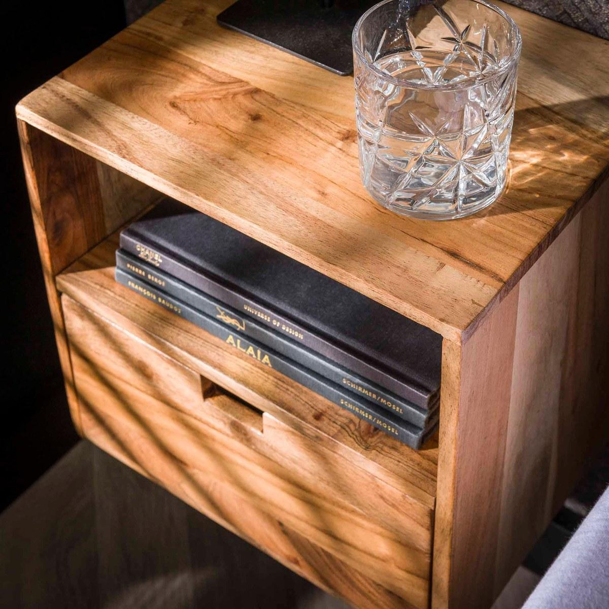Voir la diapositive 4 : JLC KREATION Table de chevet en bois massif talf murale 1t (lot de 2)