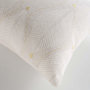 Voir la diapositive 3 : Paris Prix Coussin Imprimé Métallisé  Maho  30x50cm Blanc