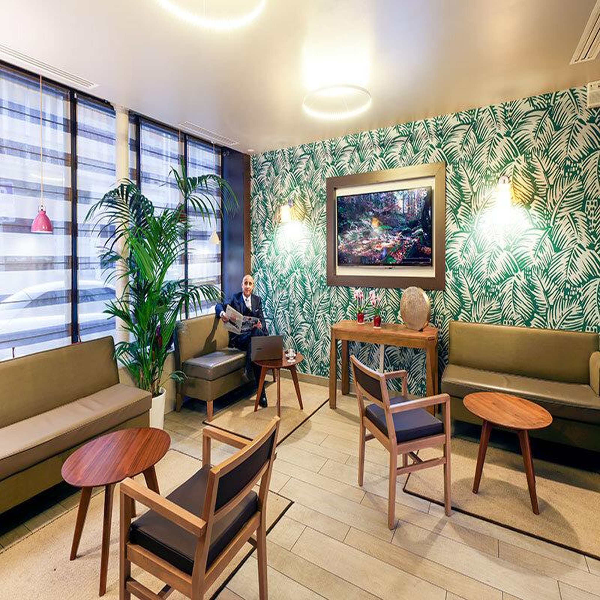 Voir la diapositive 4 : Smartbox 2 jours en hôtel 4* avec accès à l'espace bien-être près de la porte de versailles à paris - coffret cadeau séjour