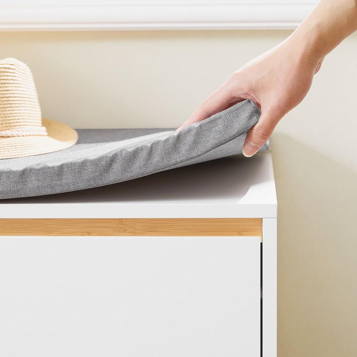 SOBUY SoBuy - Banc de rangement à chaussures avec une porte - Couleur Bois - 60x34x55cm - FSR191-NW