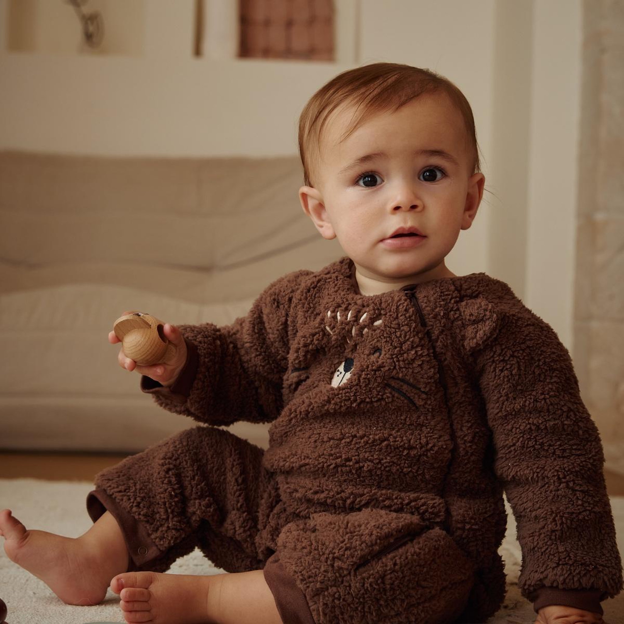 Voir la diapositive 4 : Petit Béguin Surpyjama bébé en sherpa cracotte