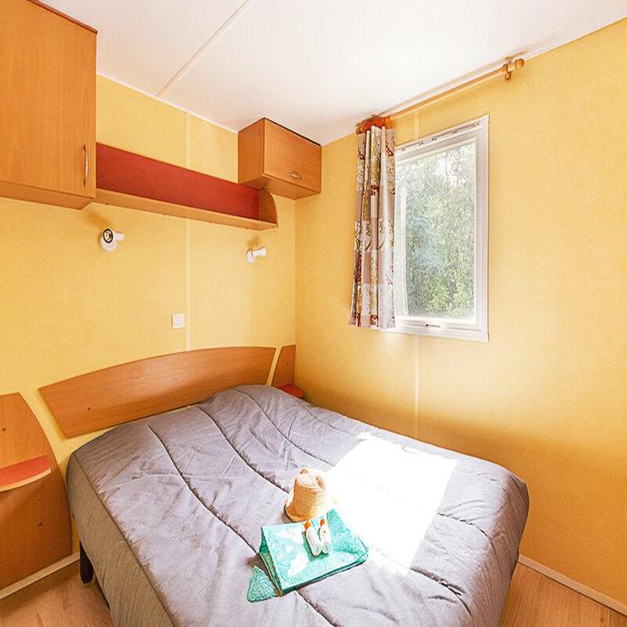 Voir la diapositive 4 : Smartbox Escapade insolite en famille de 3 jours en mobil-home près d'angers - coffret cadeau séjour