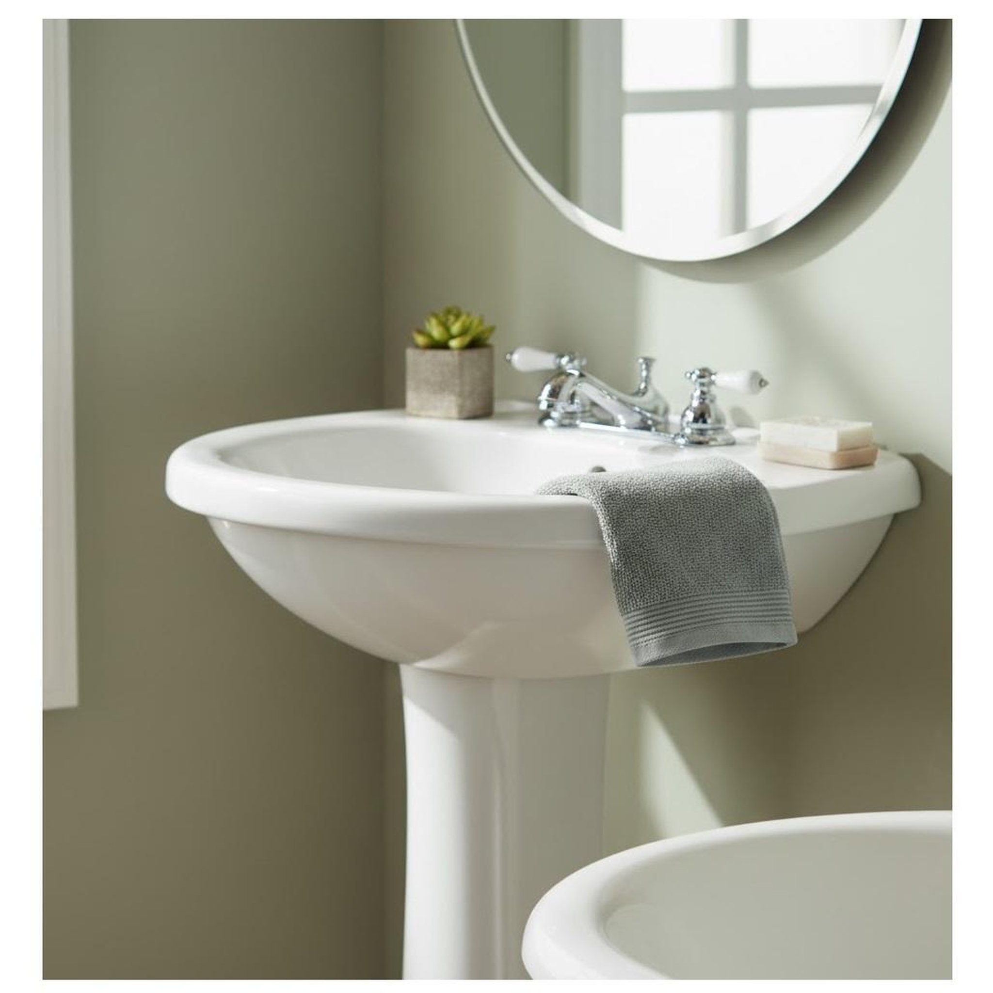 Voir la diapositive 2 : Eden Serviette de toilette en coton lilas
