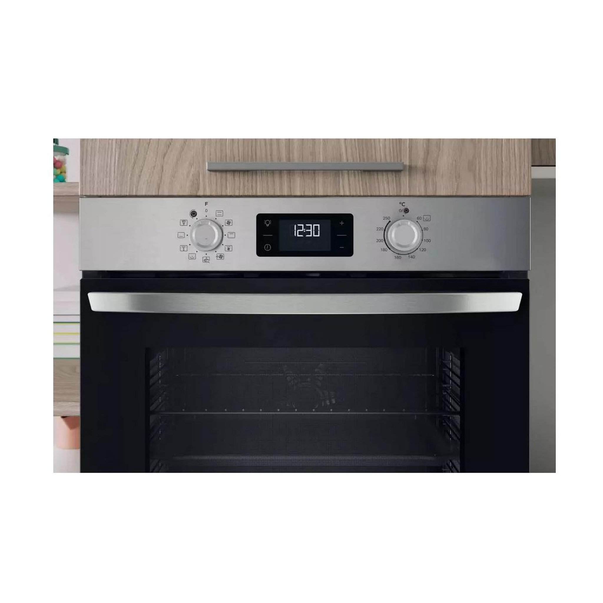 Voir la diapositive 4 : Indesit Four intégrable 71l 60cm noir - io258cx