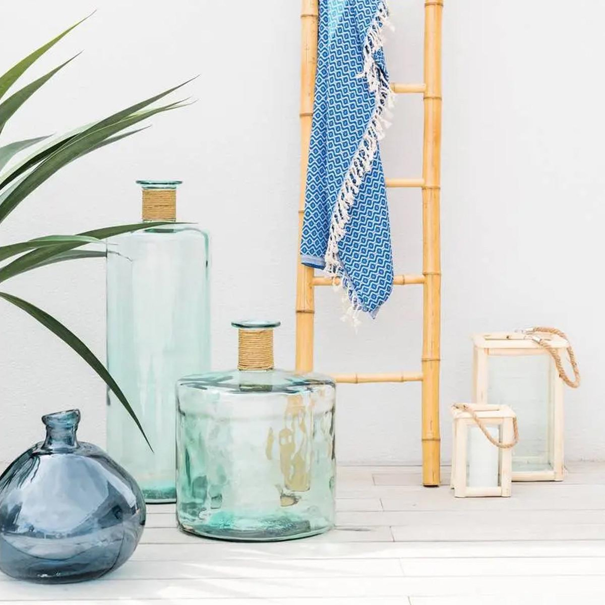 Voir la diapositive 2 : ATMOSPHERA Vase ballon en verre recyclé  uly  33cm orage