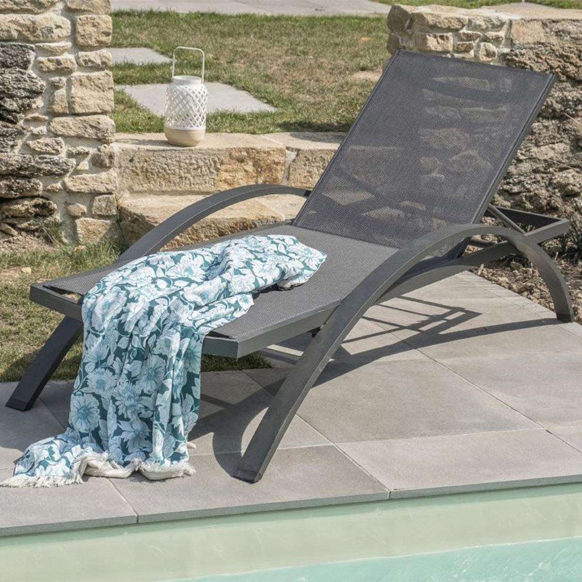 Paris Prix Lot de 2 Bains de Soleil Empilables  Barcelona  195cm Noir