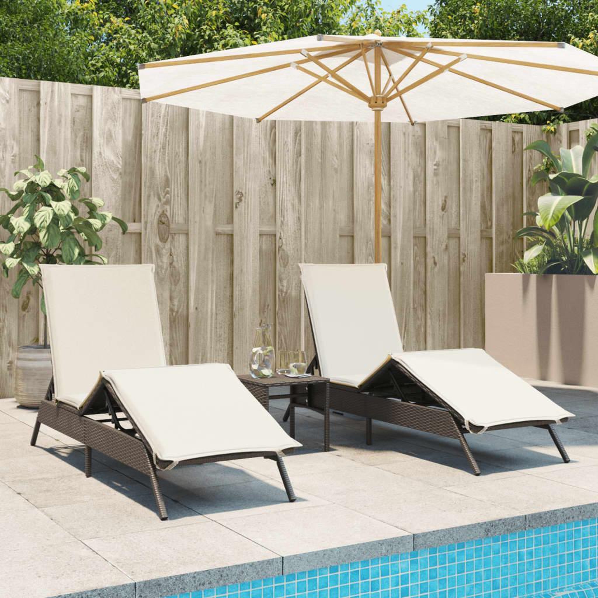 VIDAXL Chaises longues lot de 2 avec table marron resine tressee