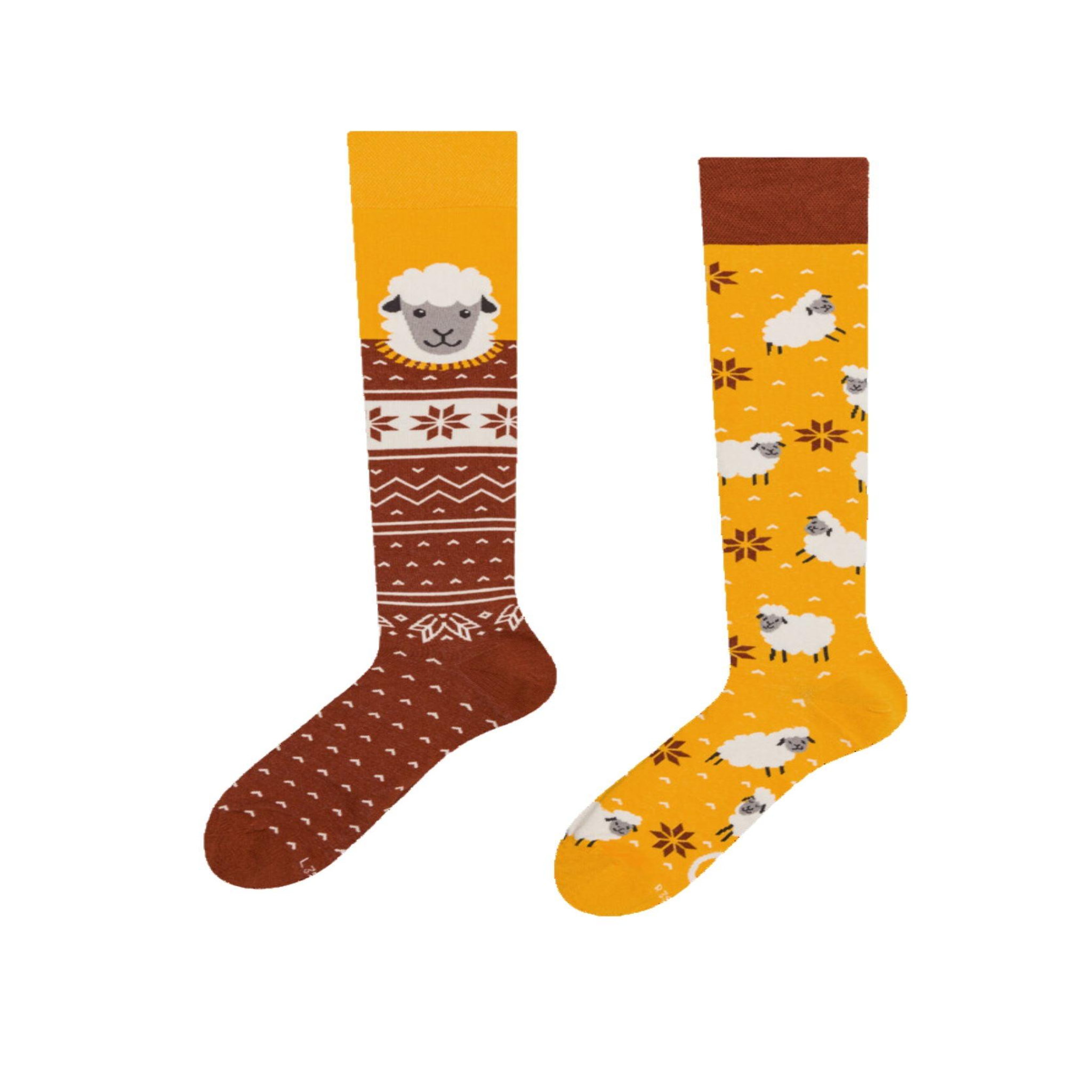 Voir la diapositive 1 : DEDOLES Chaussettes mi-bas mouton dans un pull