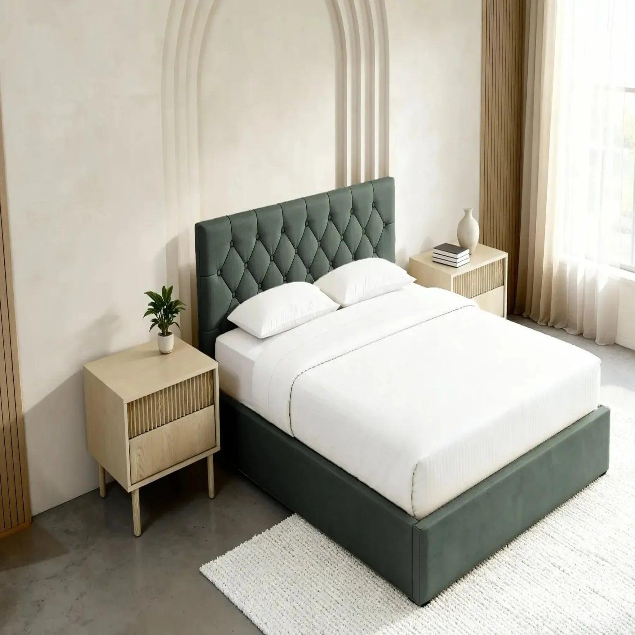 Voir la diapositive 6 : CASANOVA PARIS Emile - lit coffre tissu velours