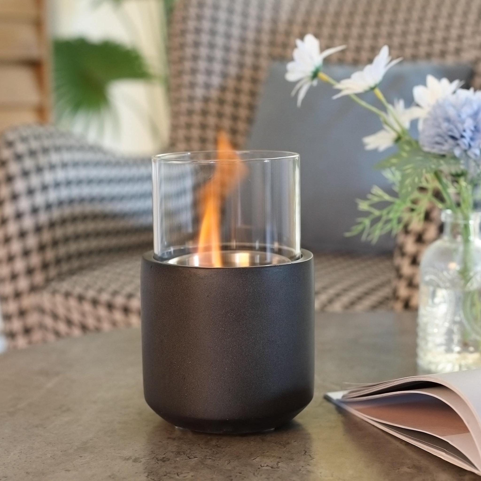 Voir la diapositive 2 : HOMCOM Cheminée portable à poser bioéthanol avec réservoir 0,4 L couverture 18 m² - design vase - dim. 12L x 12l x 19H cm