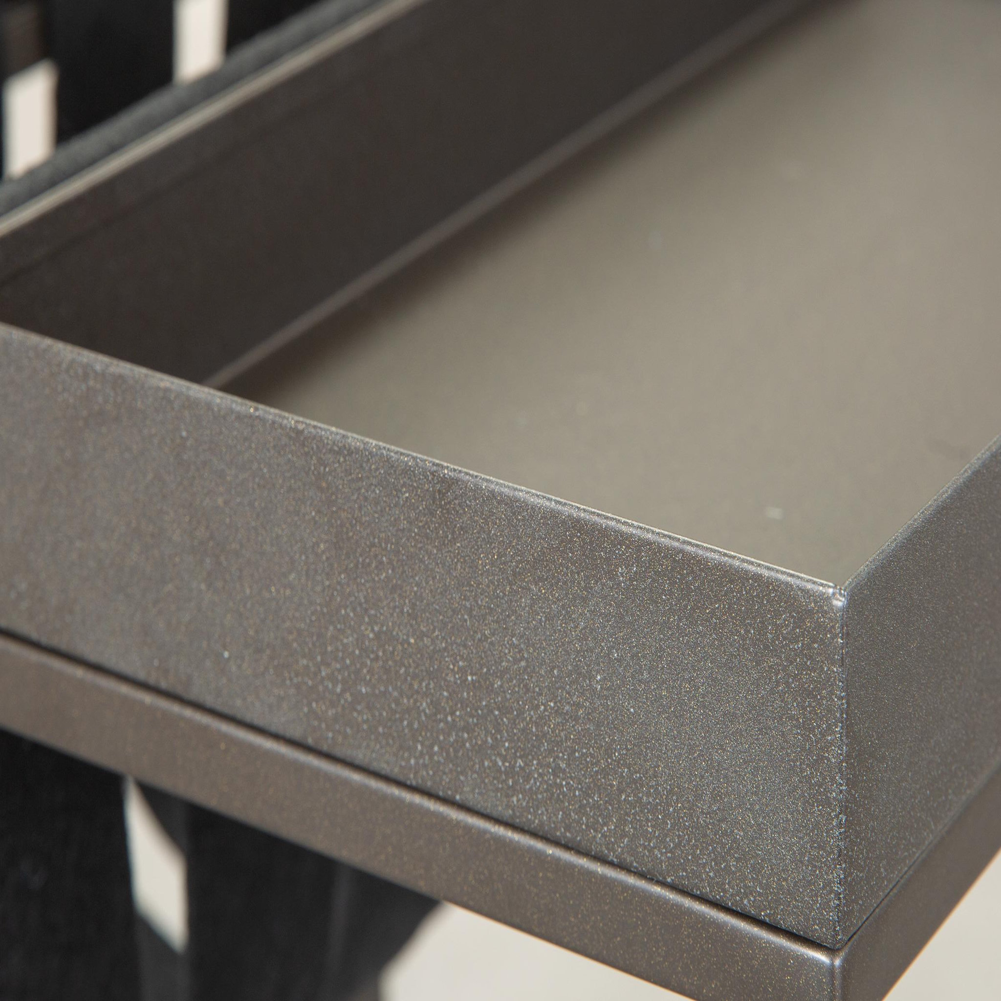 Voir la diapositive 5 : INTERLINK Table d'appoint CLUB NY MAGAZIN