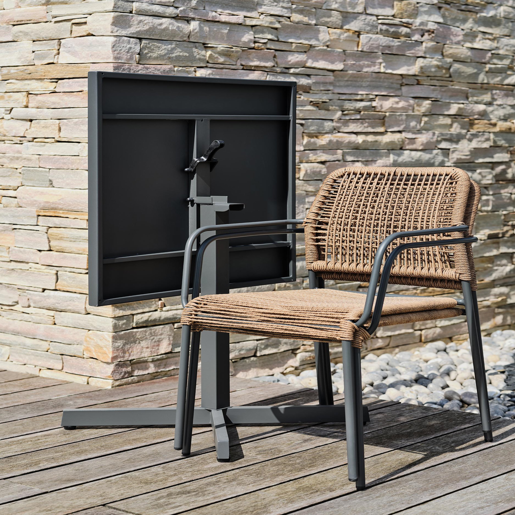 Voir la diapositive 5 : DCB GARDEN Ensemble repas de jardin en acier  (2 places)
