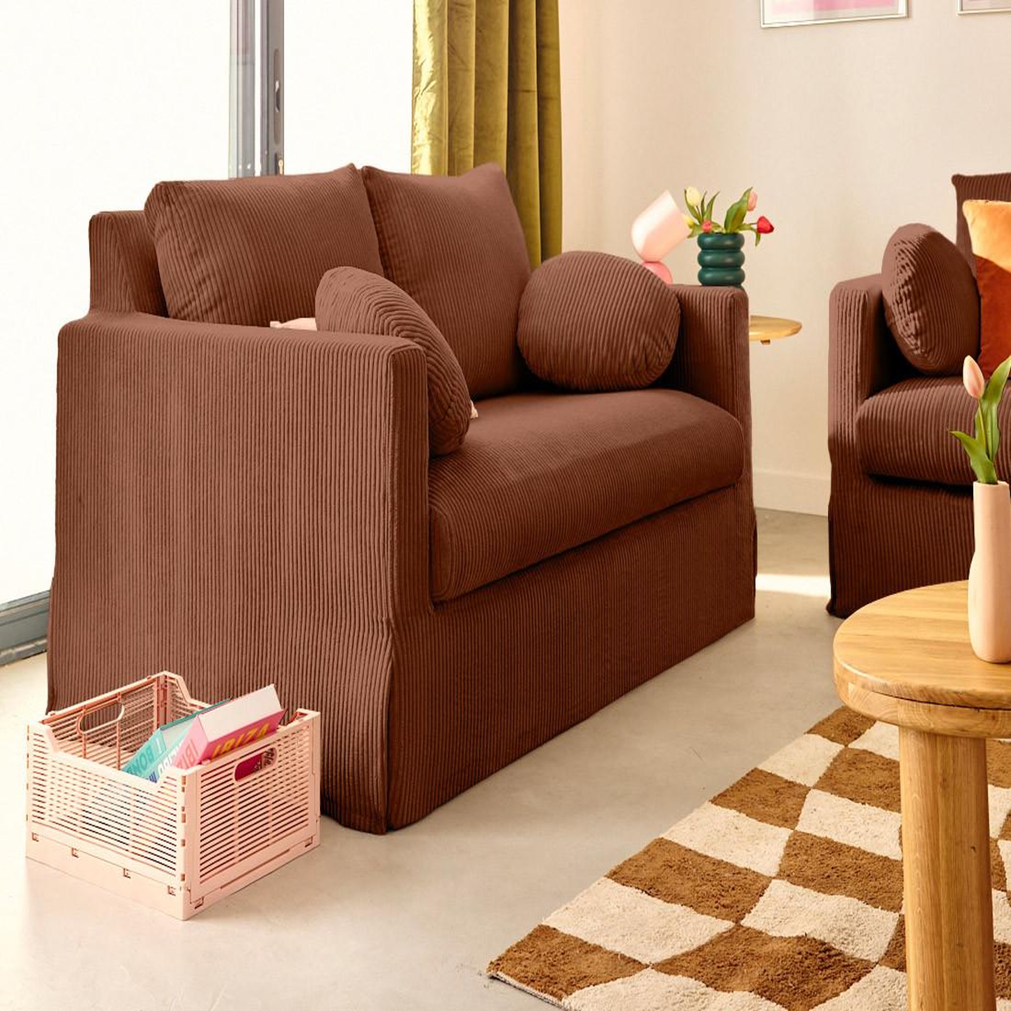 Voir la diapositive 1 : LISA DESIGN Serena - canapé droit déhoussable 2 places en velours côtelé