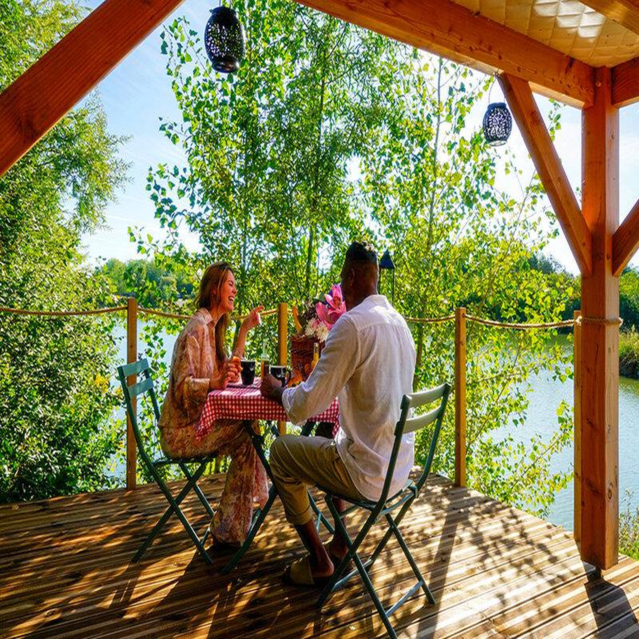 Voir la diapositive 5 : Smartbox 2 jours insolites près de melun en cabane sur pilotis - coffret cadeau séjour