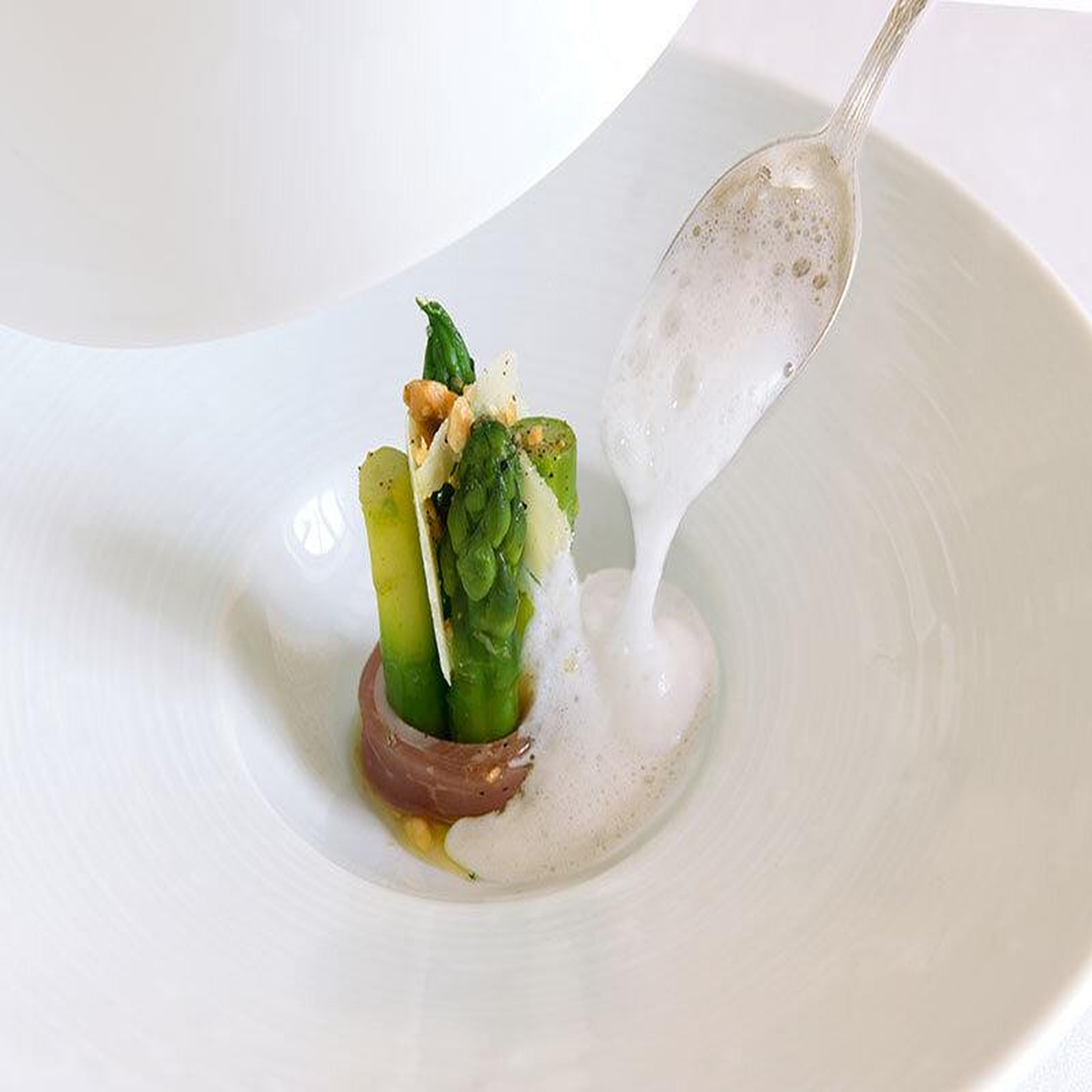 Voir la diapositive 4 : Smartbox Adresses primées : menu 5 plats au restaurant du château et relais des vigiers près de bergerac - coffret cadeau gastronomie