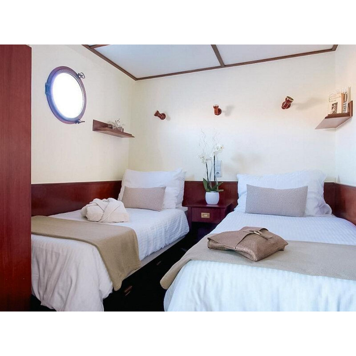 Smartbox 2 jours à bord d'un bateau-hôtel au cœur d'Avignon - Coffret Cadeau Séjour