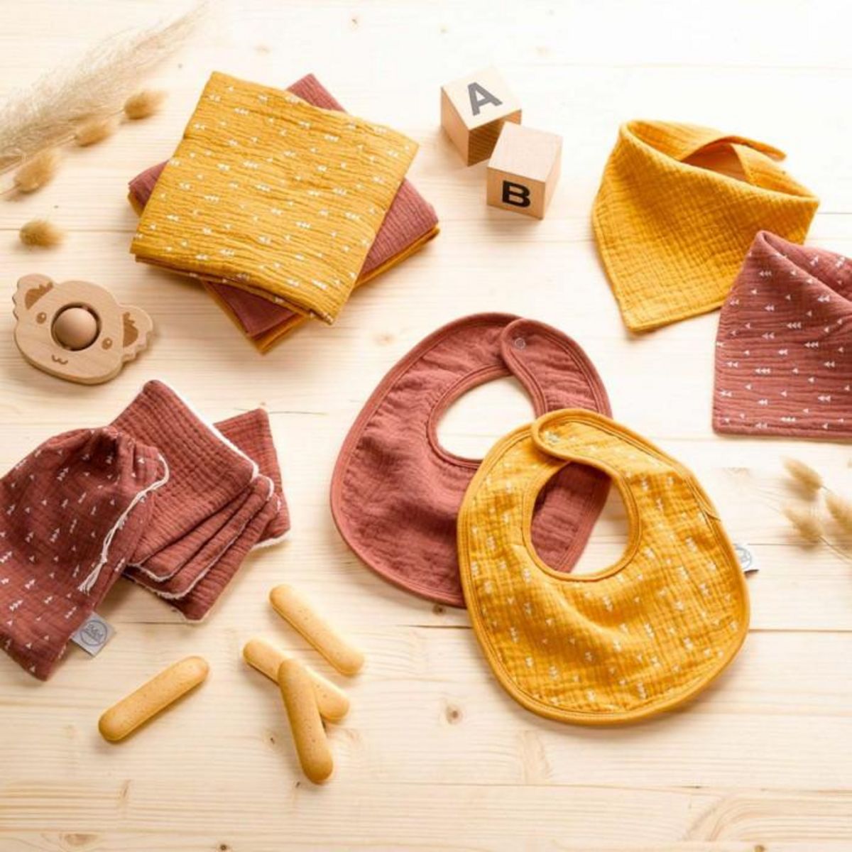 Paris Prix Lot de 2 Bavoirs Bébé  Bandana  41cm Terracotta